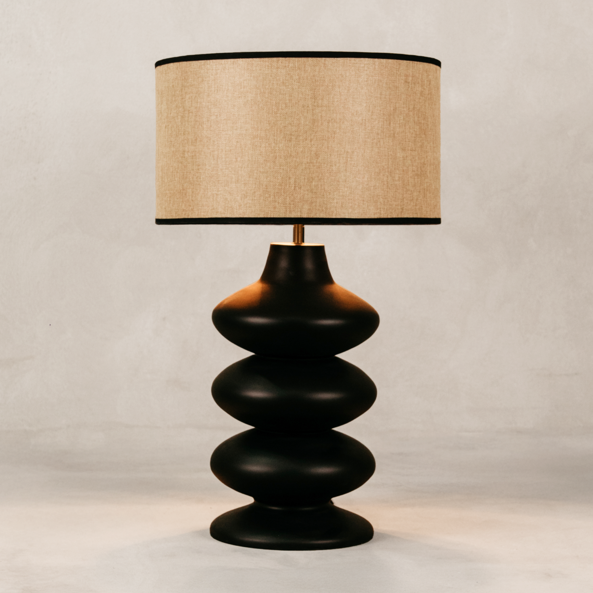 Yoruba Table Lamp with Linen Shade – Black