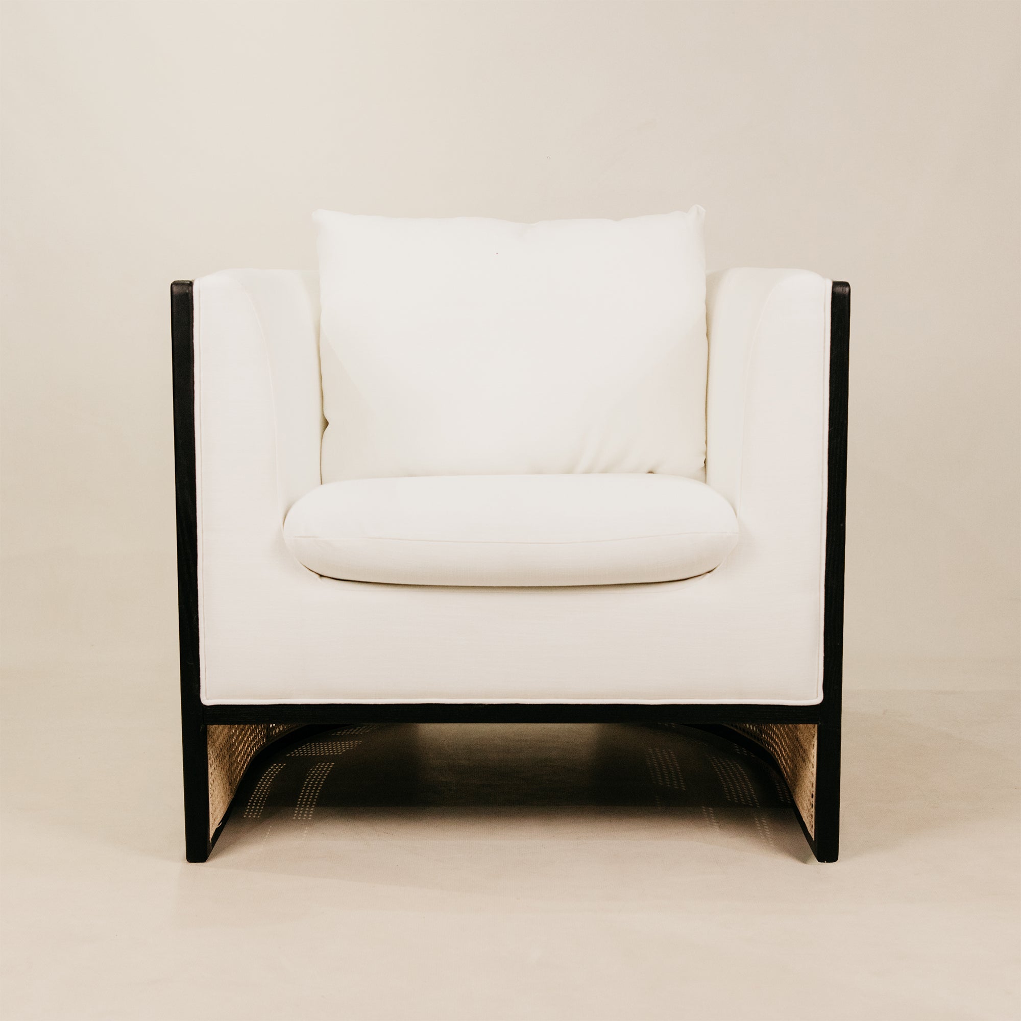 Horizon Leisure Chair – Black & White
