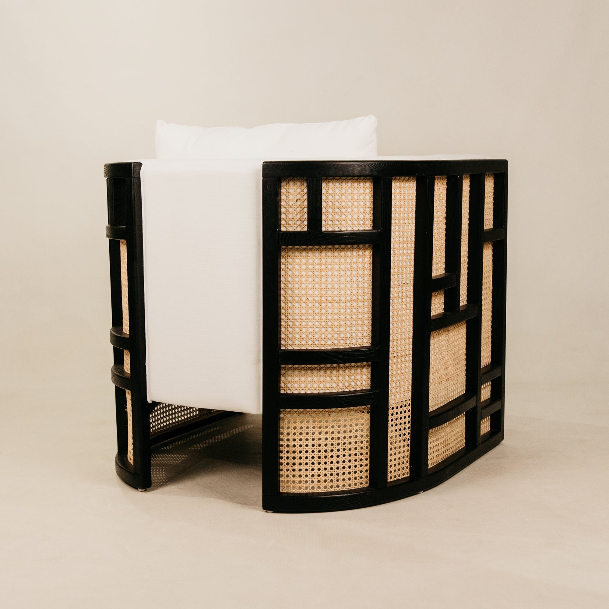 Horizon Leisure Chair – Black & White