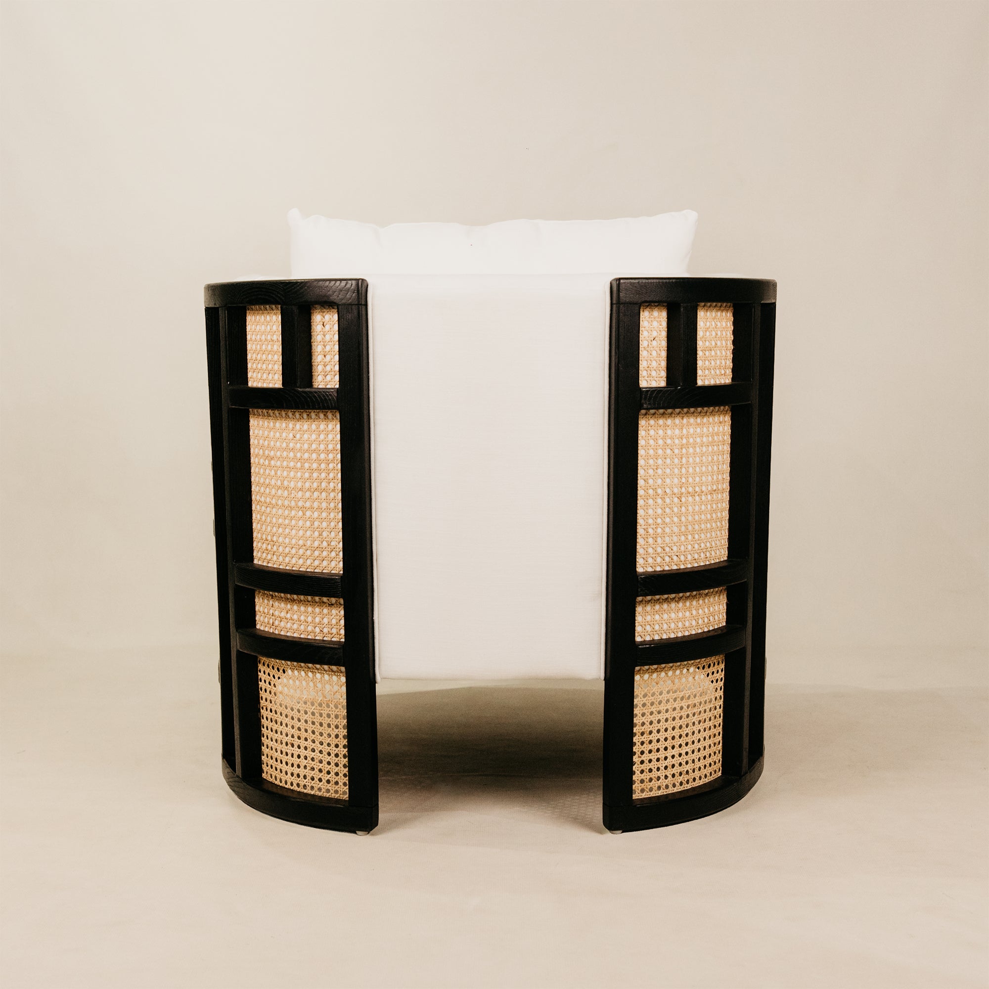 Horizon Leisure Chair – Black & White
