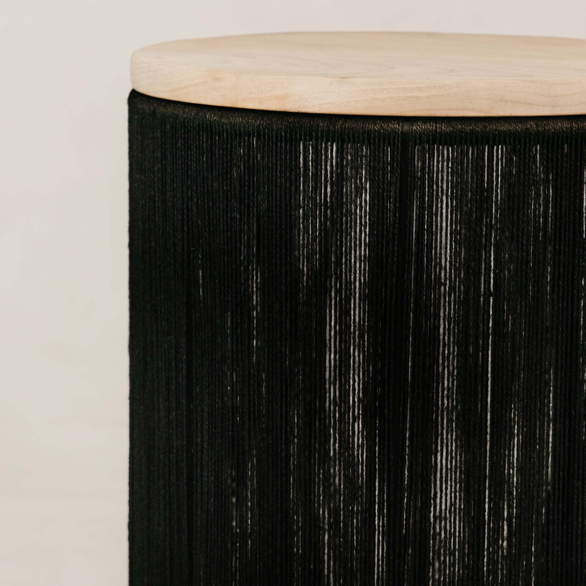 Ijuthi Side Table – Blonde & Black