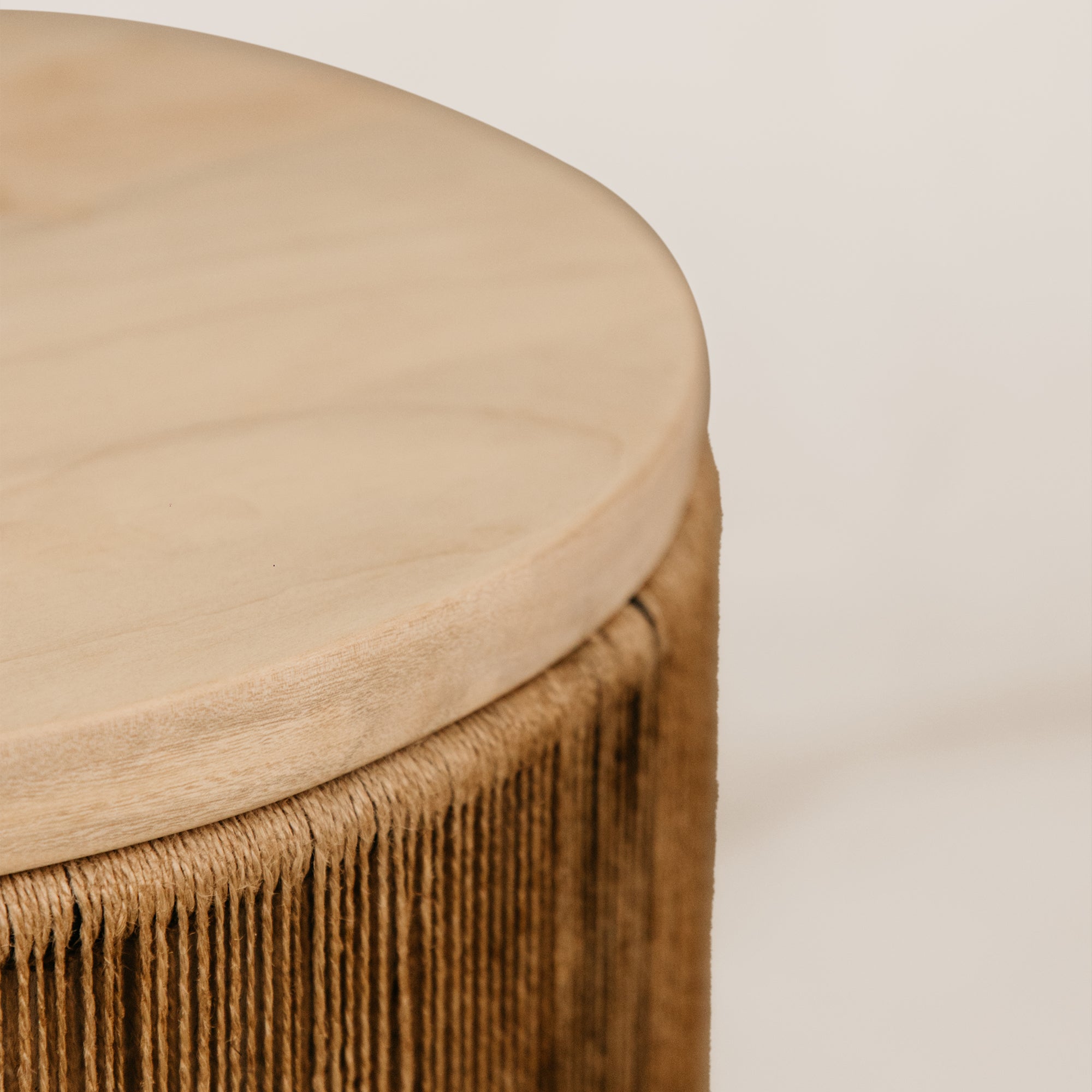 Ijuthi Side Table – Blonde & Brown