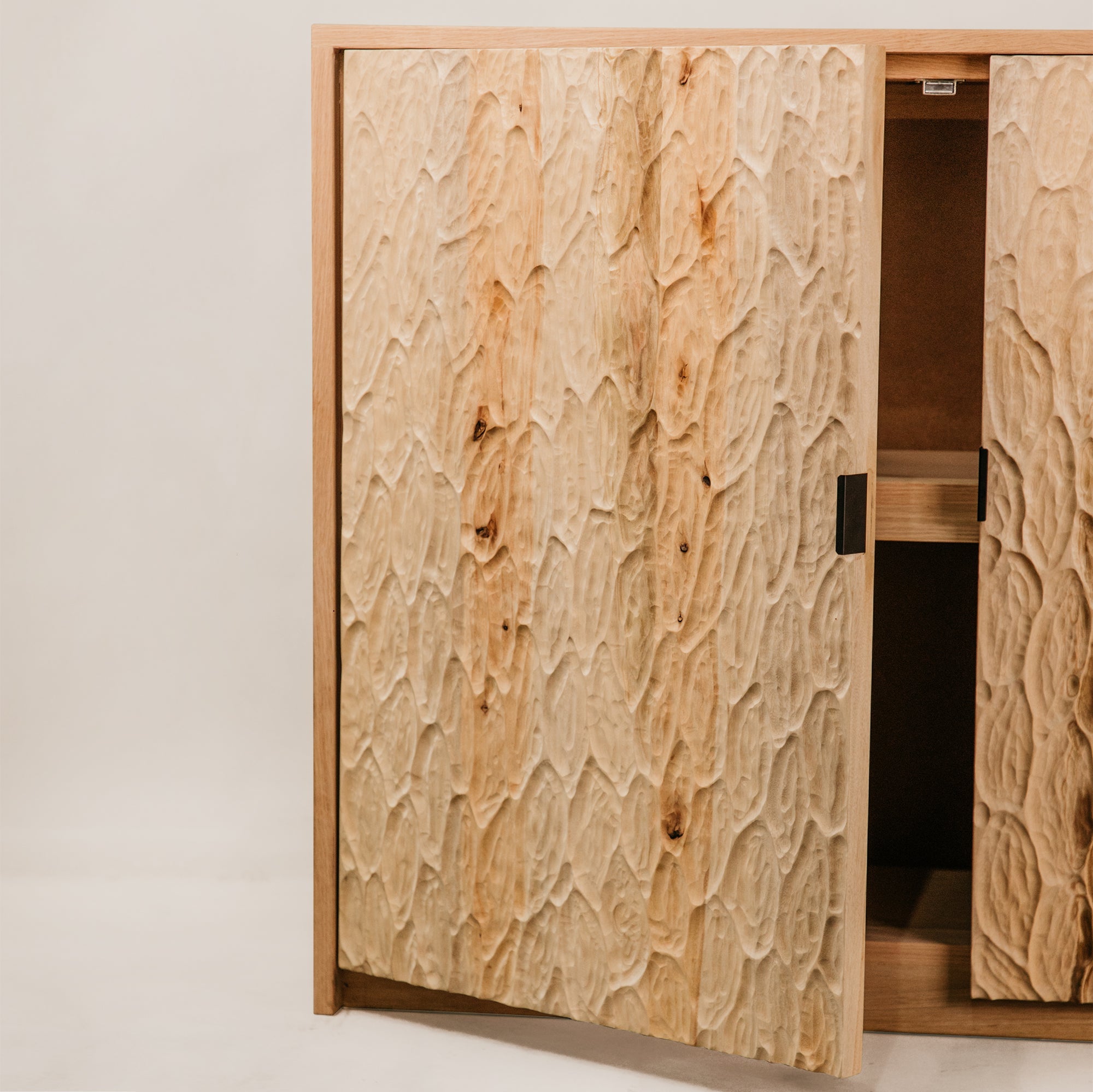 Iseli Chiselled Side Board