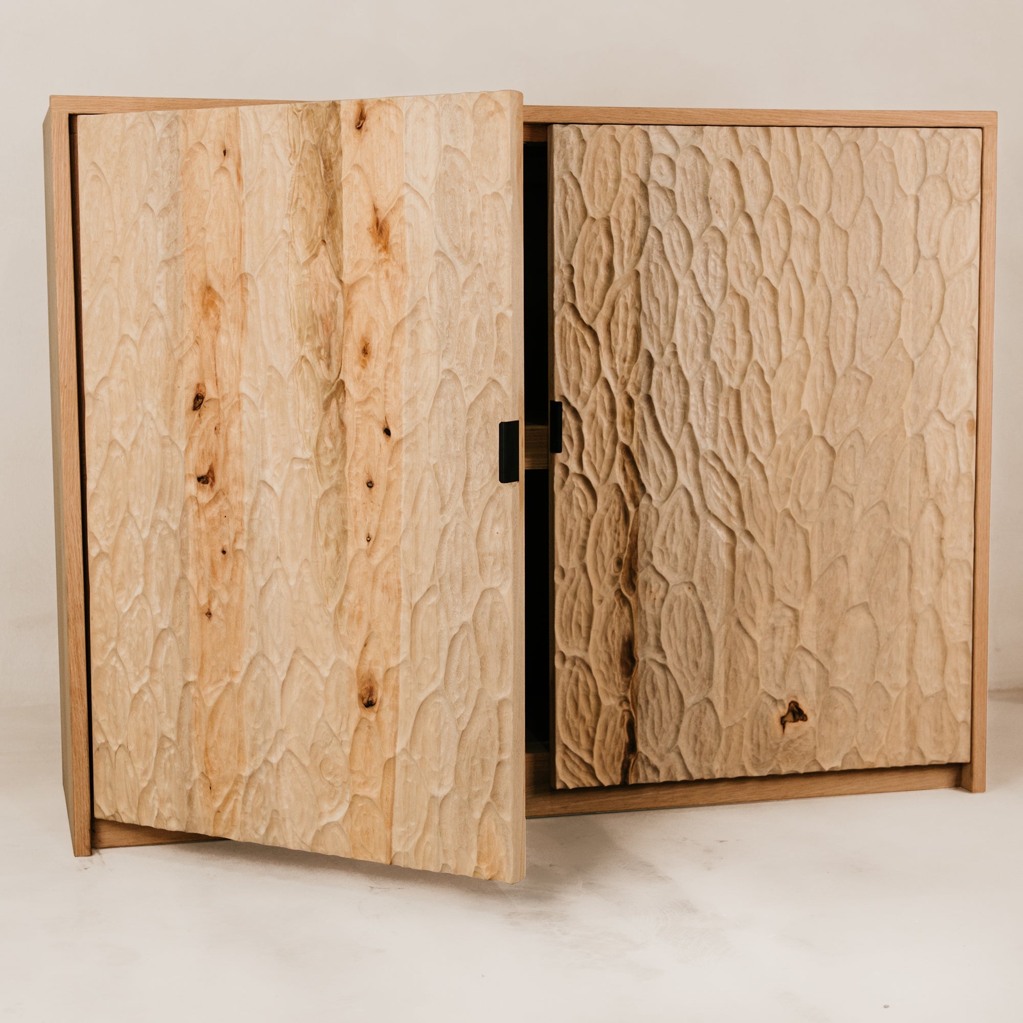 Iseli Chiselled Side Board