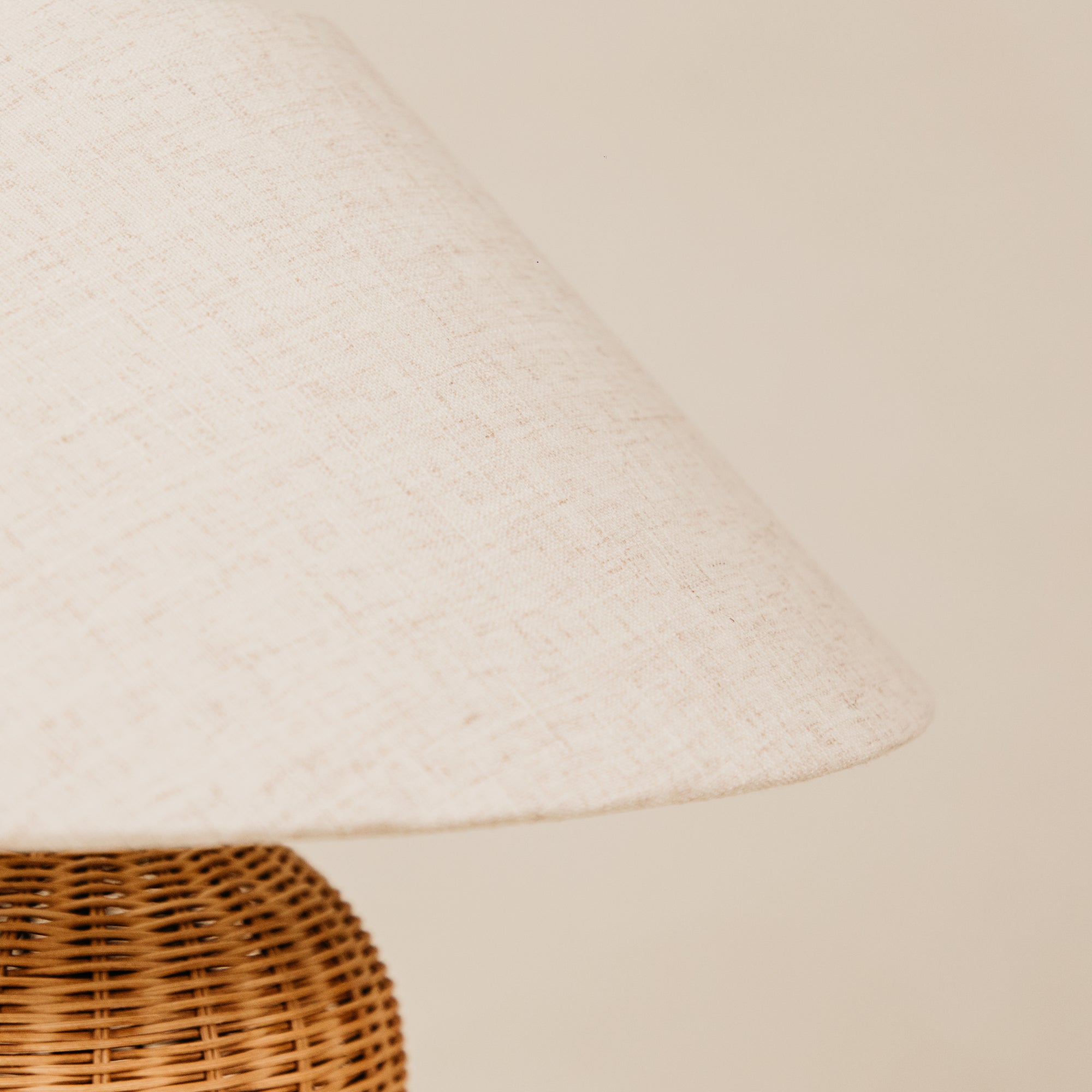 Kobo Table Lamp with Linen Shade – Natural