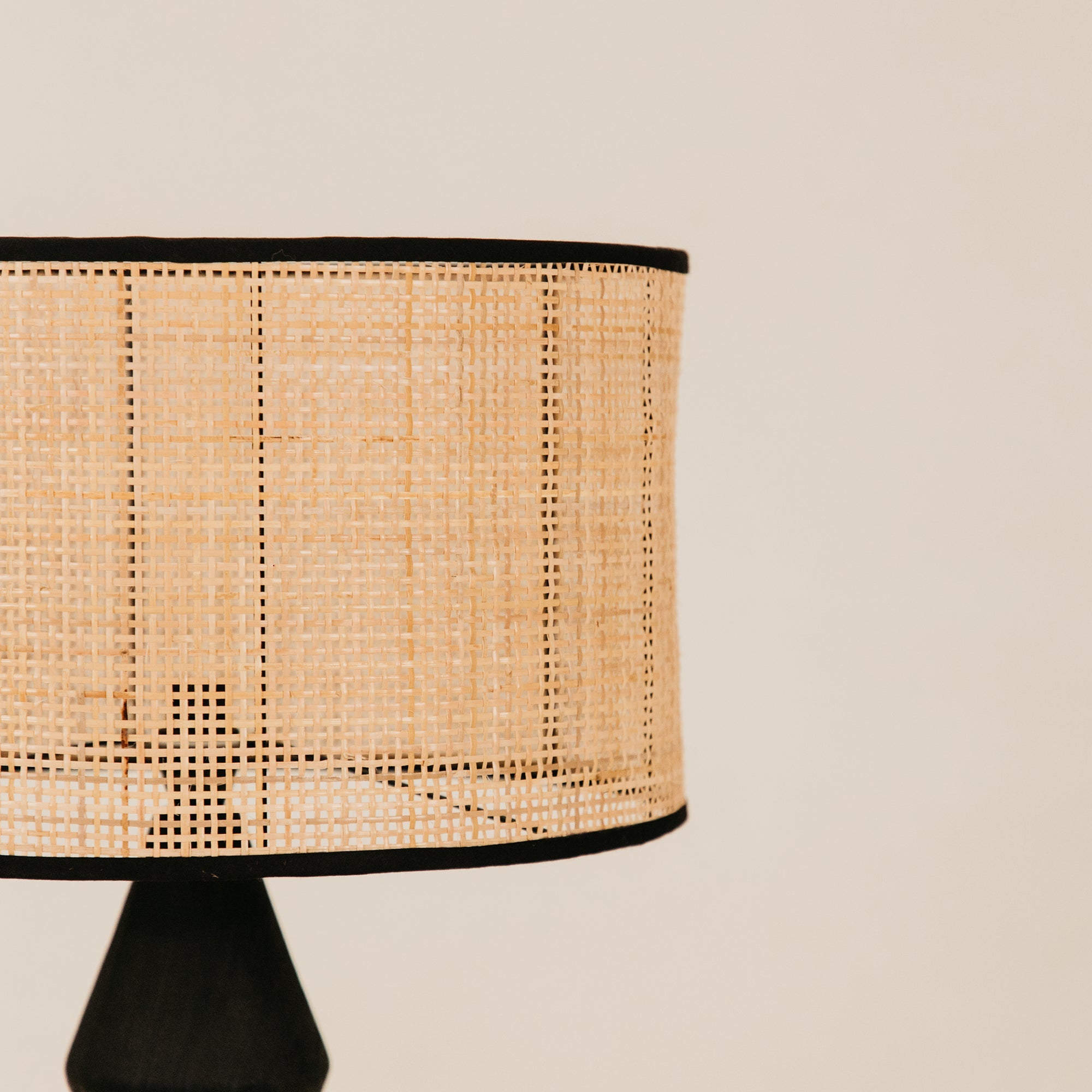 Mopani Table Lamp with Grid Weave Shade – Black