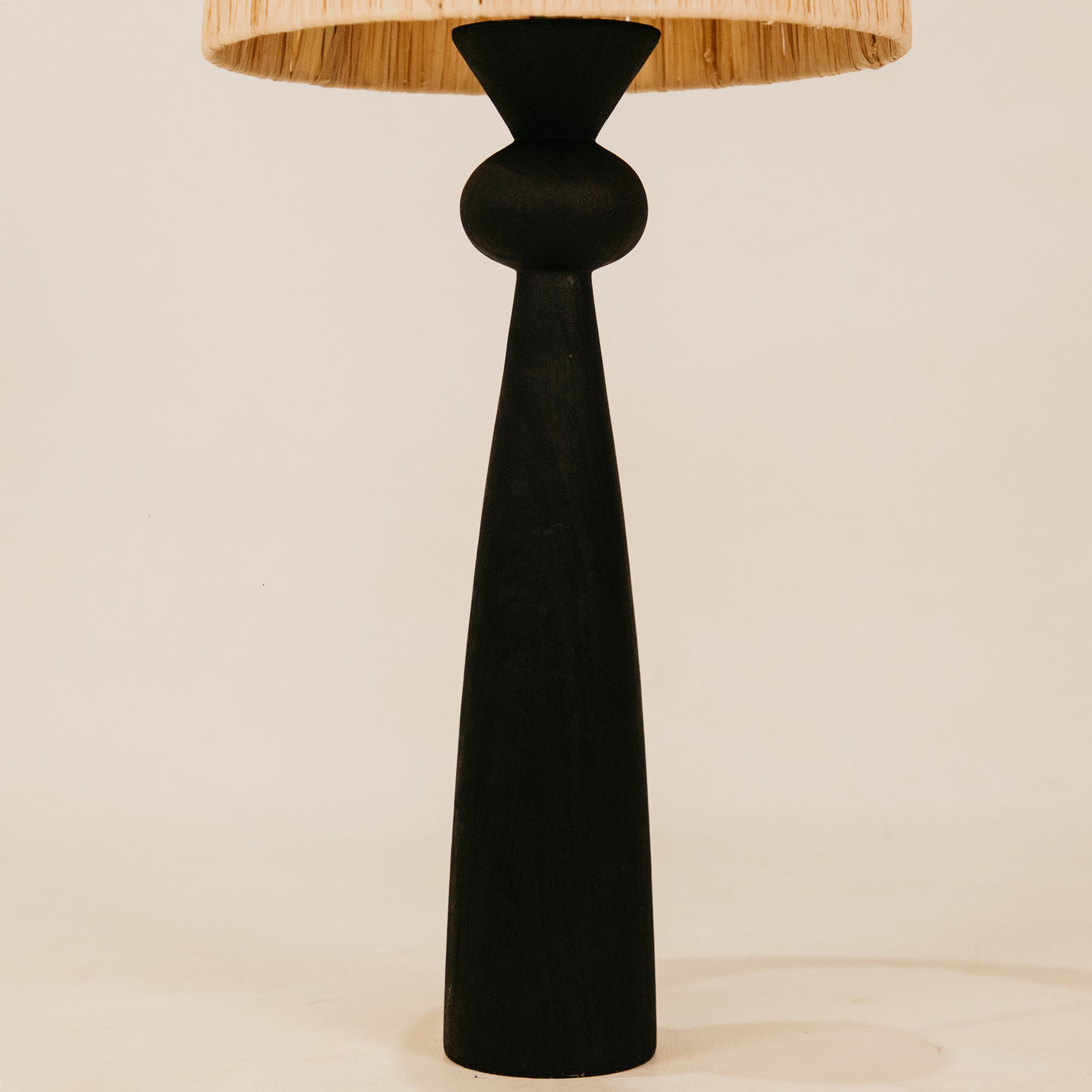 Sabie Table Lamp with Raffia Shade – Black