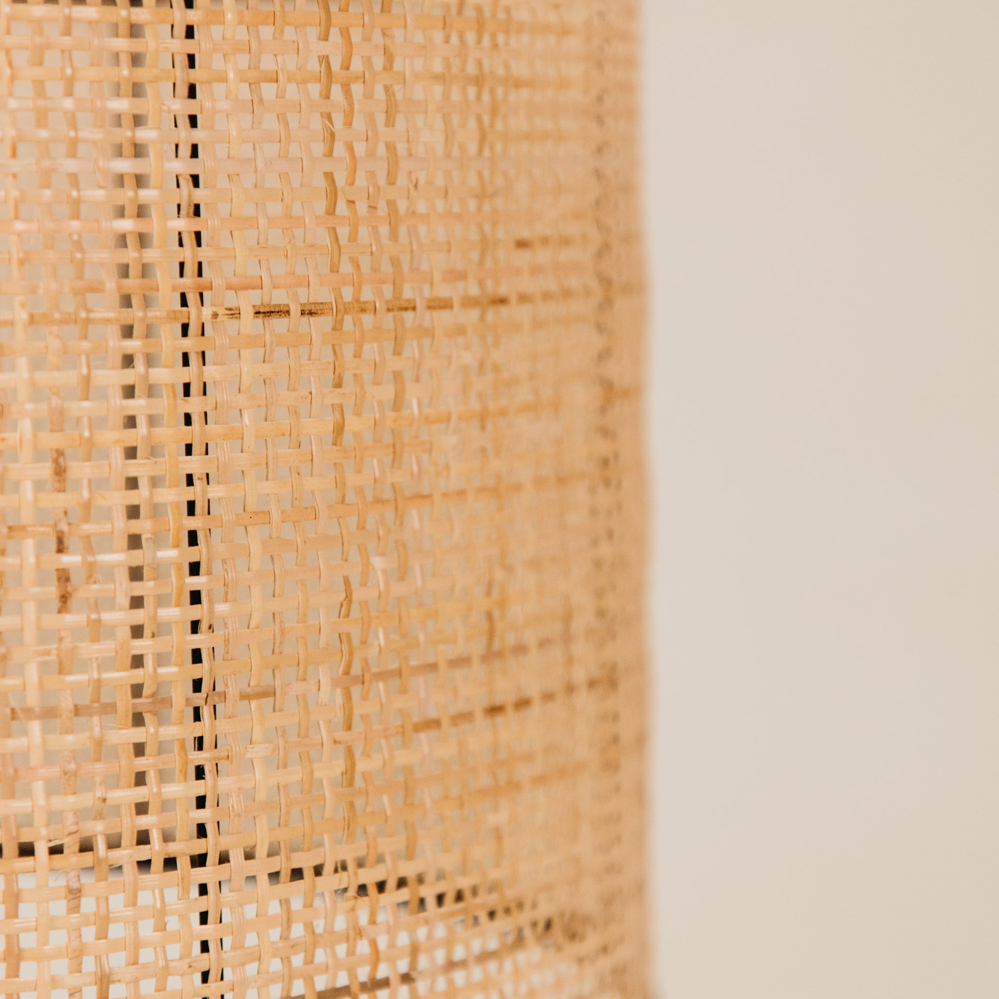 Skukuza Table Lamp with Grid Weave Shade – Black