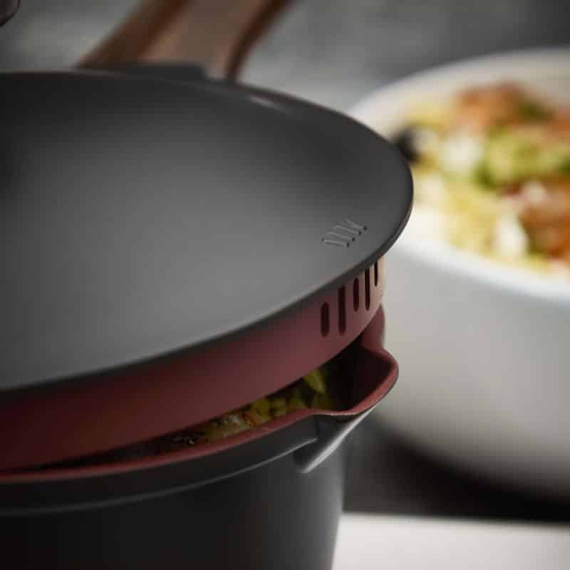 9pc Aluminium Cookware Set - Black Wooden Handle - Image 3