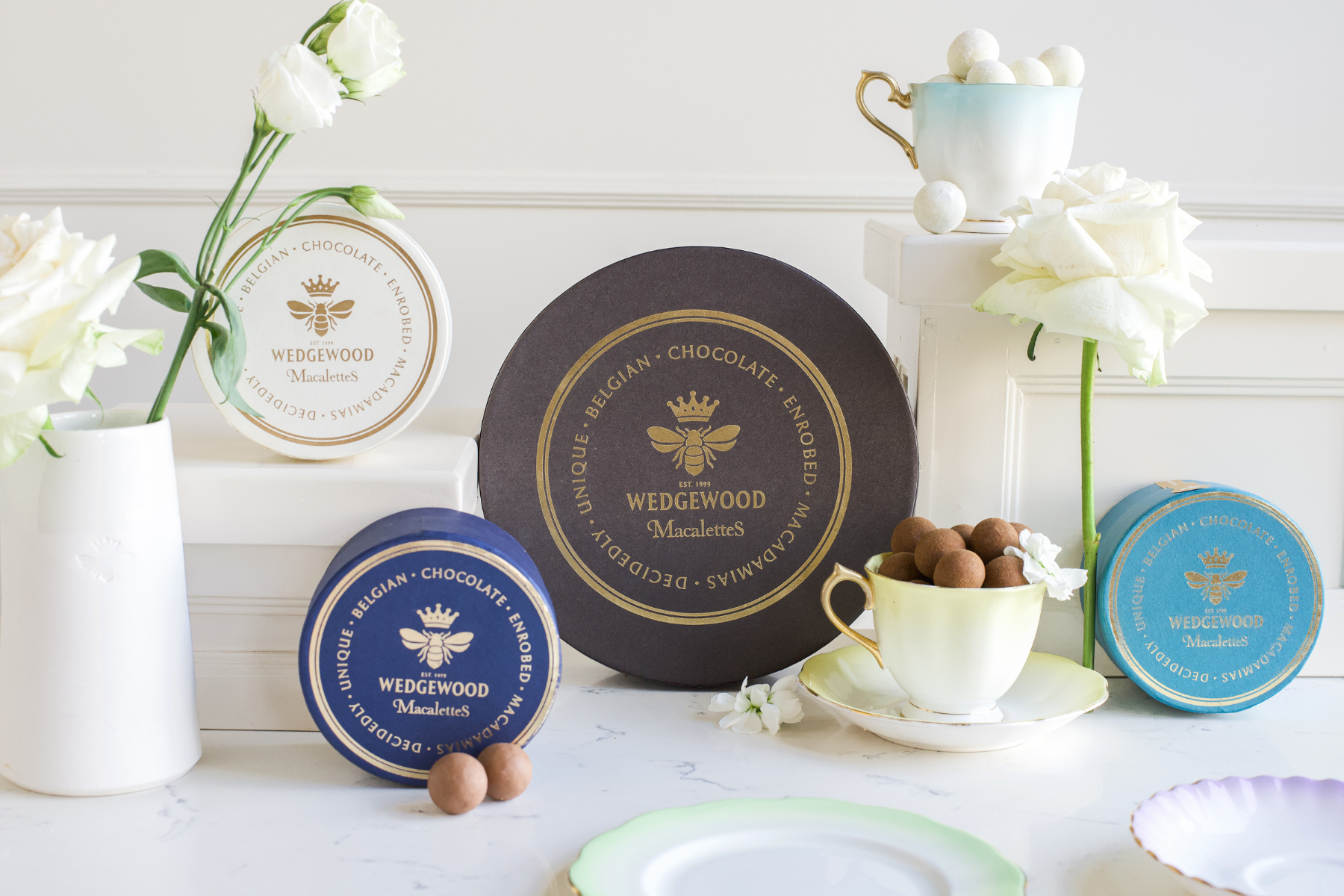 White Belgian Chocolate & Sea Salt Wedgewood Macalettes Hat Box