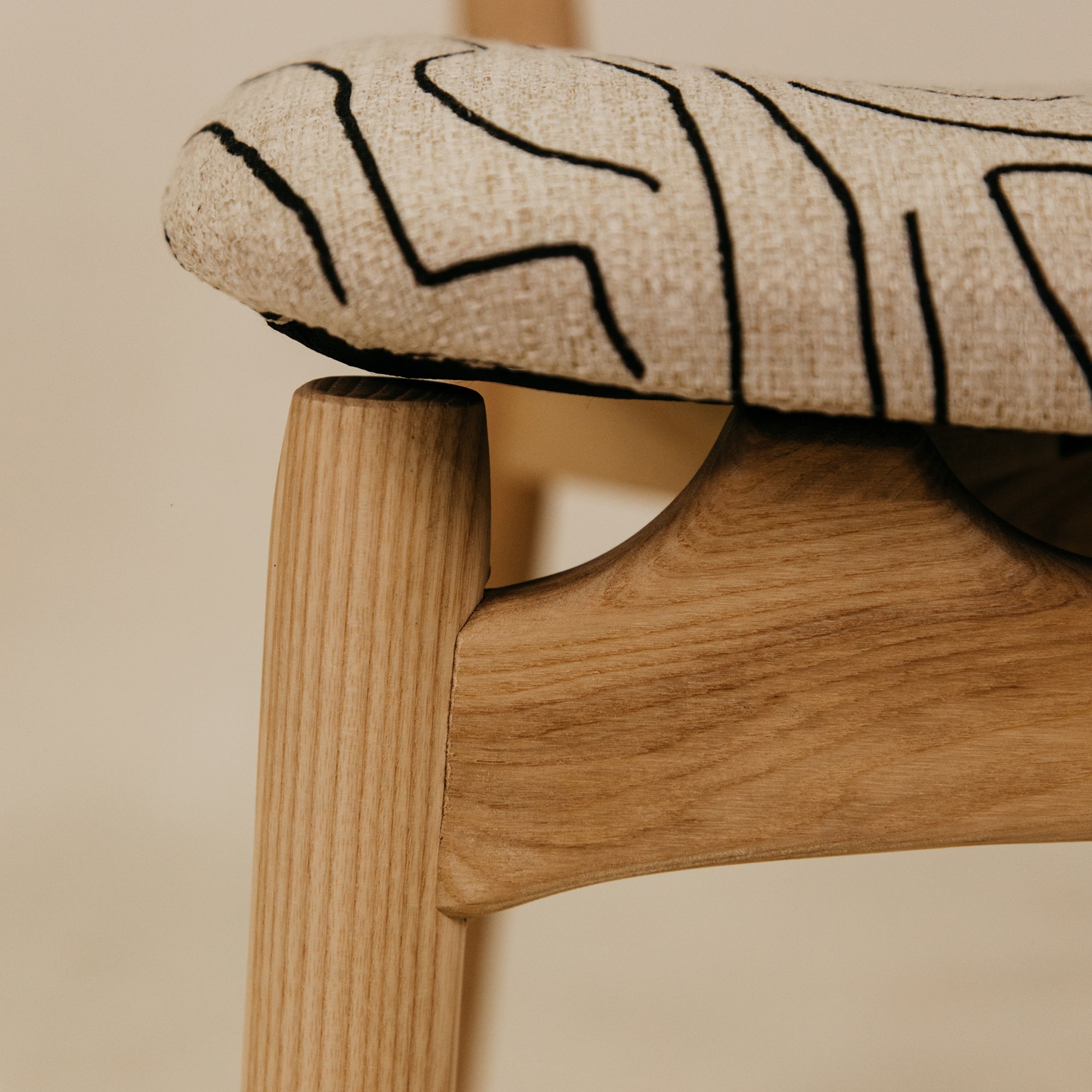 Lyra Muundo Dining Chair – Blonde