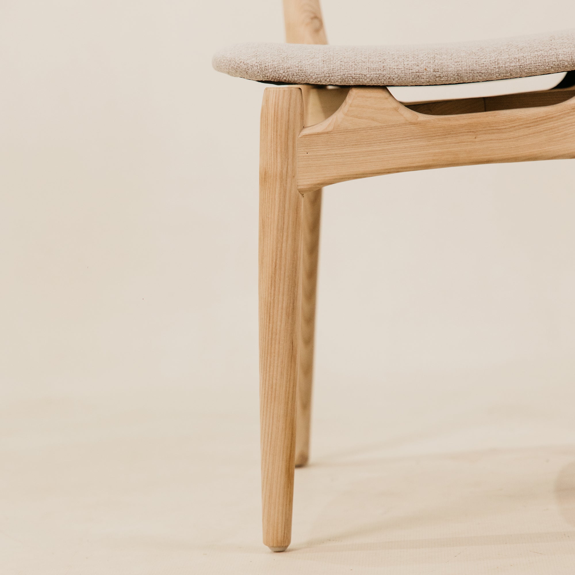 Lyra Sand Dining Chair – Blonde
