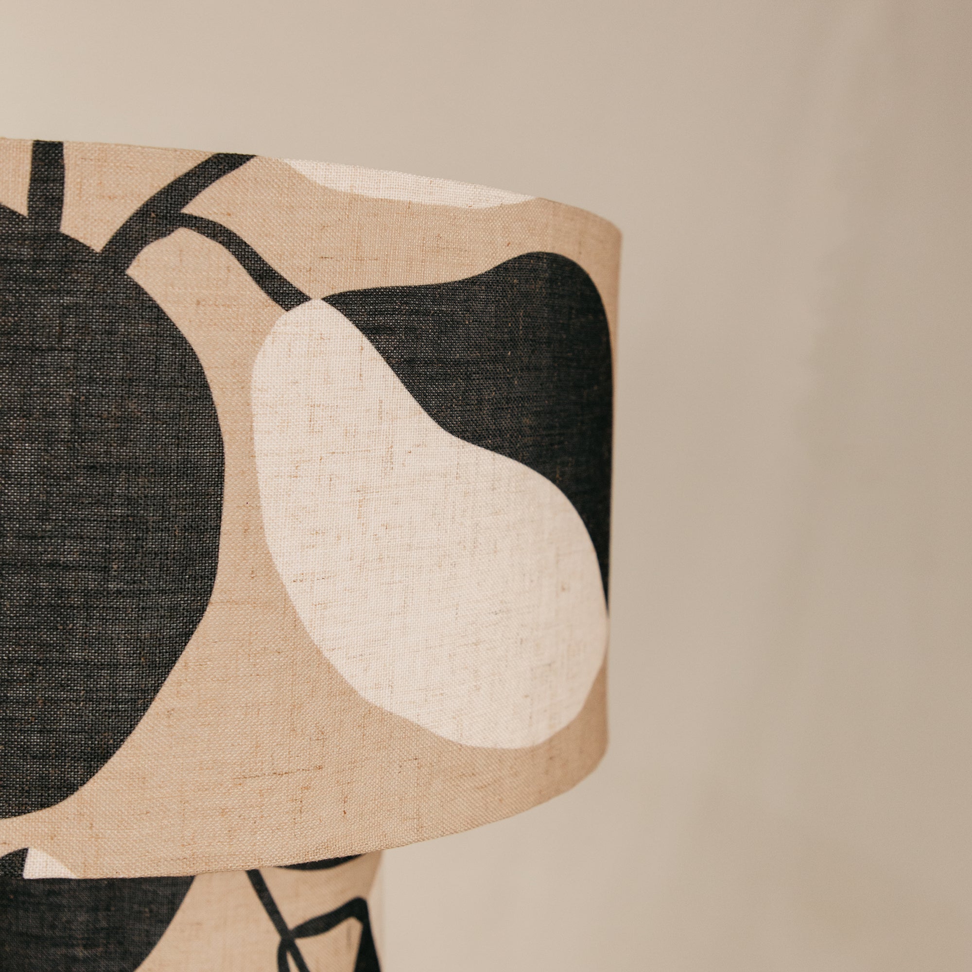 Mono Leaf Barrel Floor Lamp