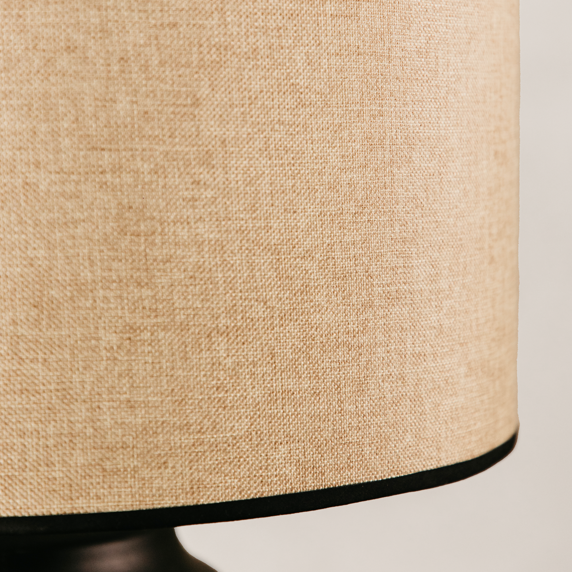 Ndebele Table Lamp with Linen Shade – Black