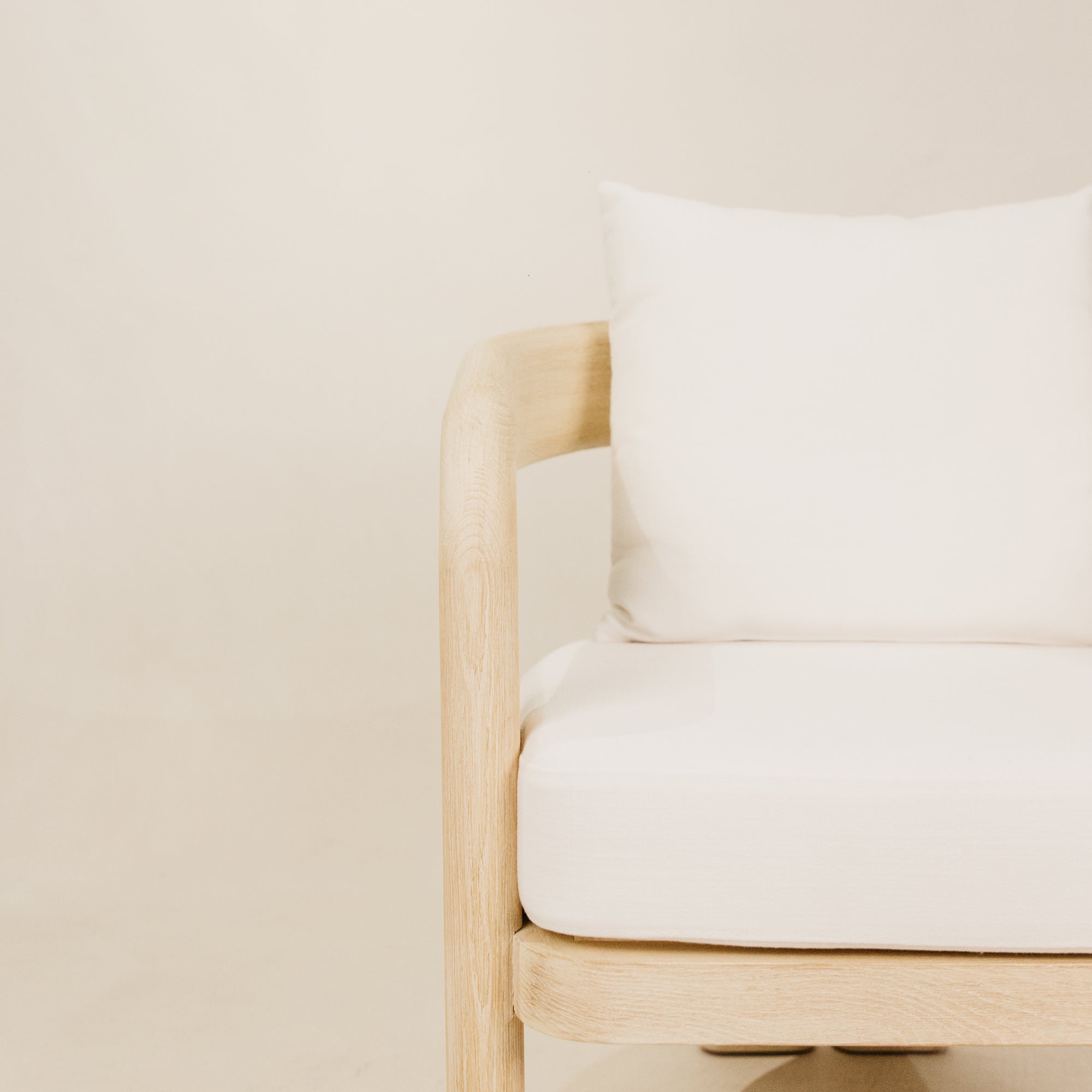 Oasis Leisure Ashwood Chair – White