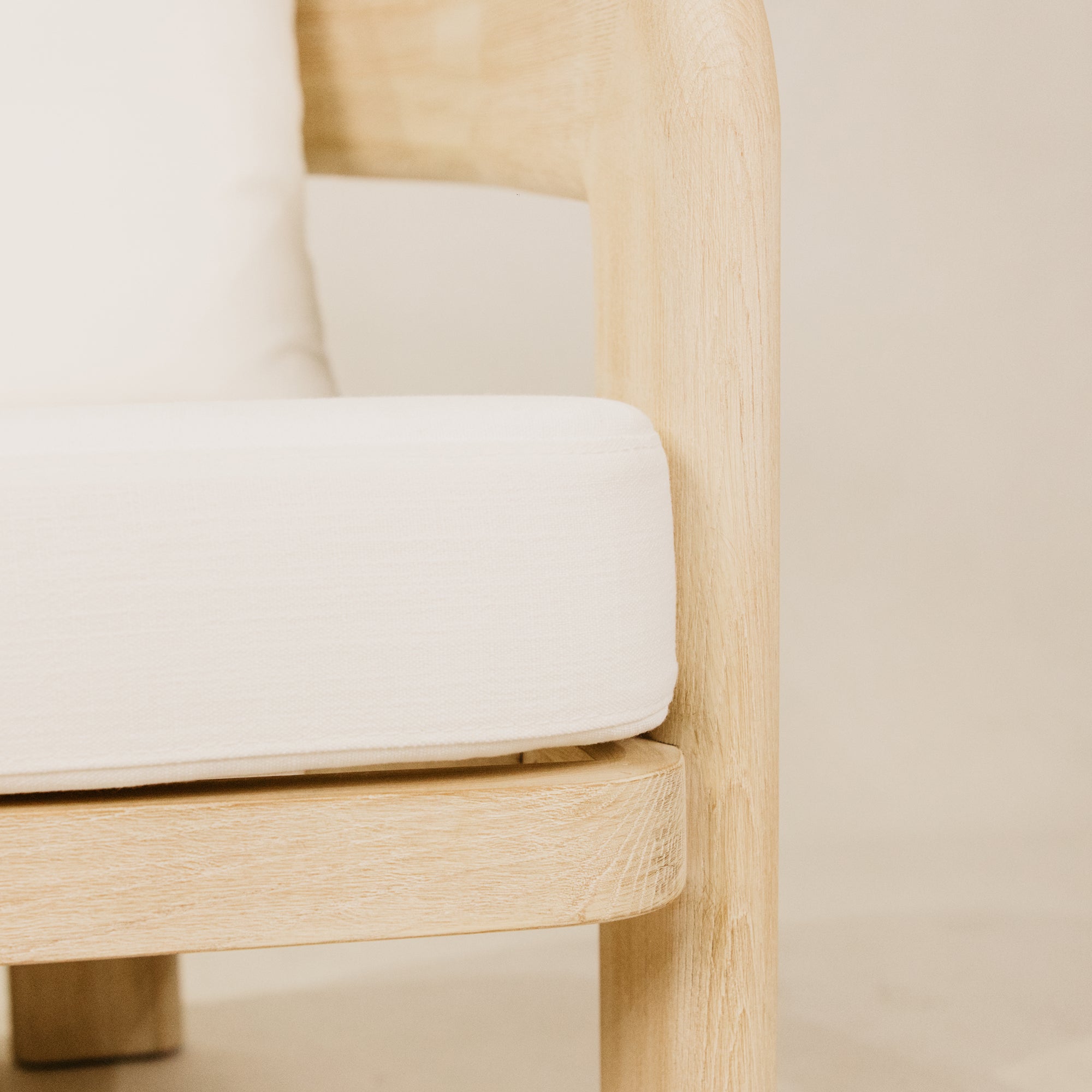 Oasis Leisure Ashwood Chair – White