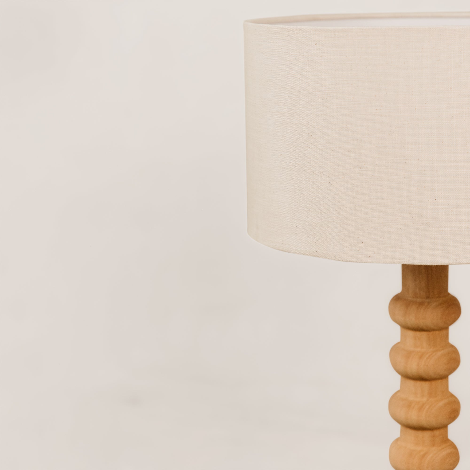 Olifants Table Lamp with Linen Shade – Blonde