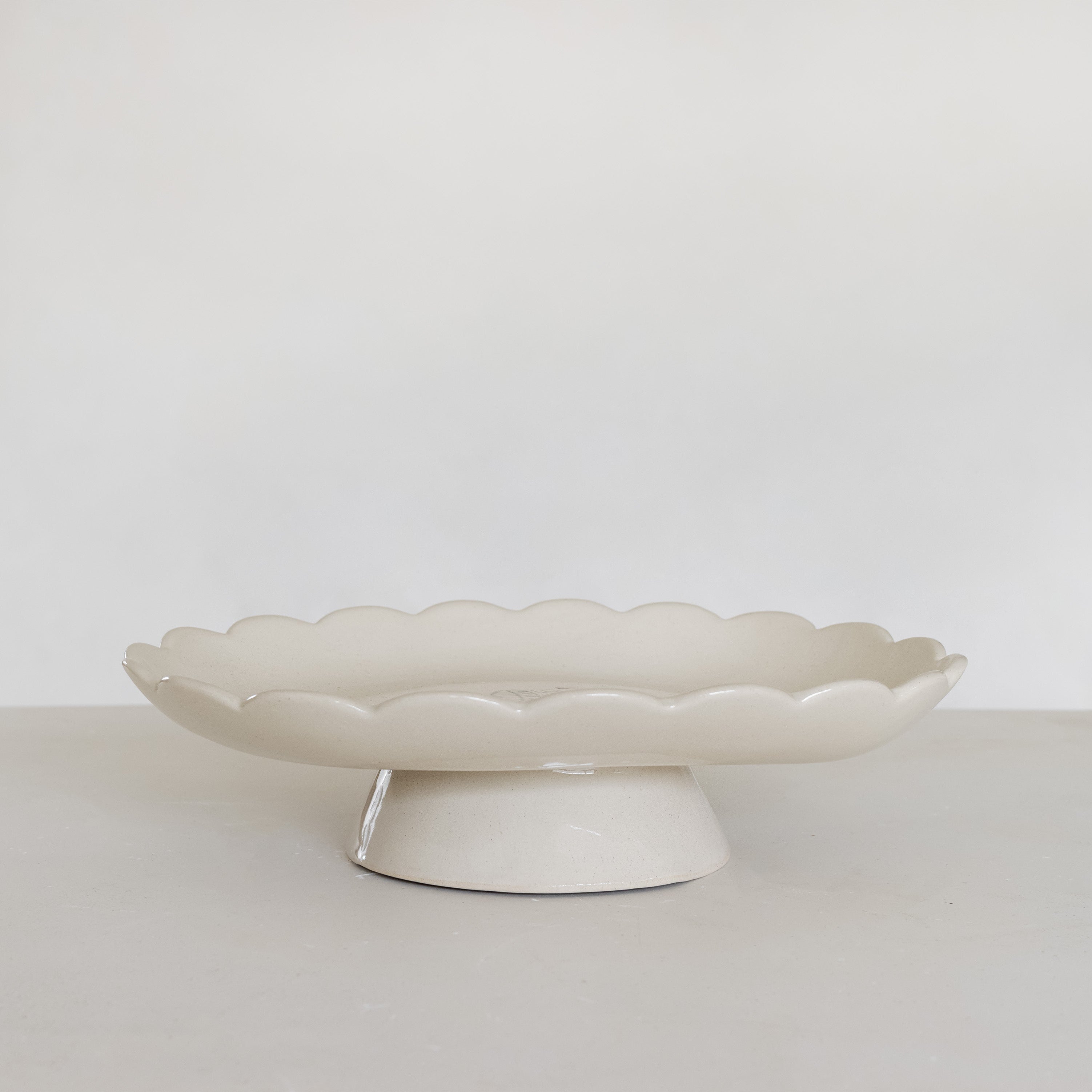 Oval Scalloped cake stand