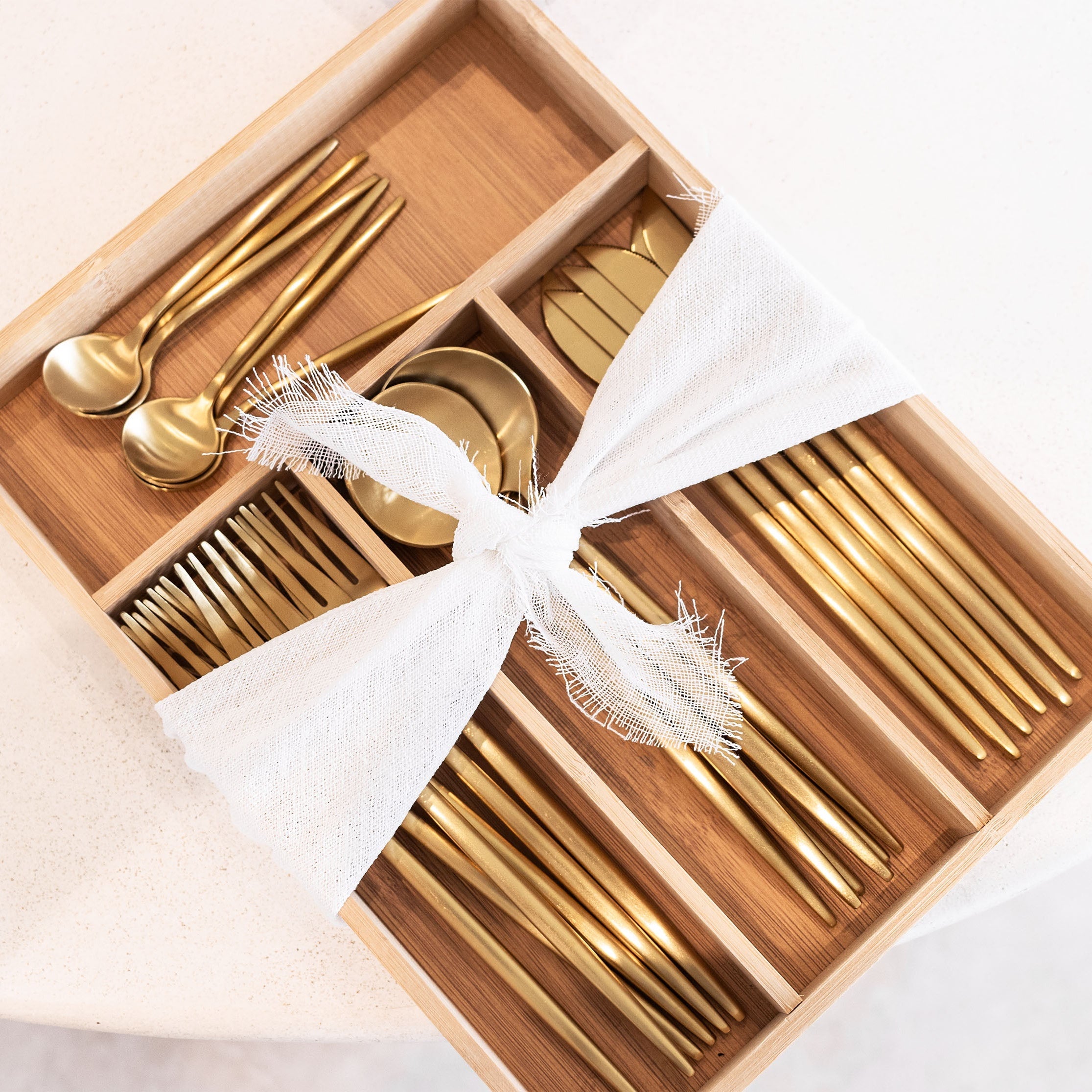 Matte gold cutlery set (set of 6)