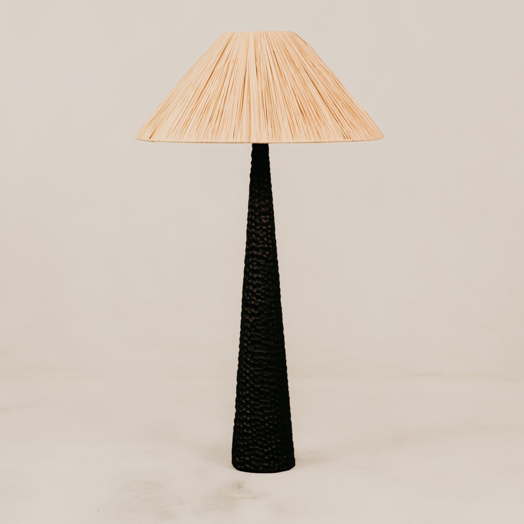 Pinnacle Chiselled Table Lamp with Tapered Raffia Shade – Black