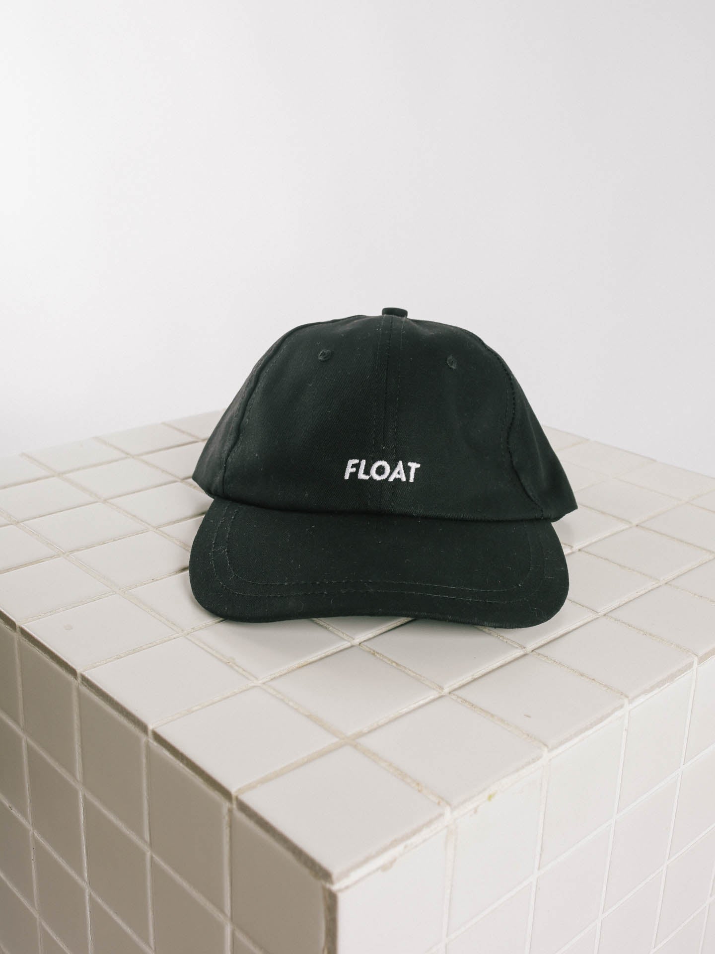 Short Float Black Dad Cap