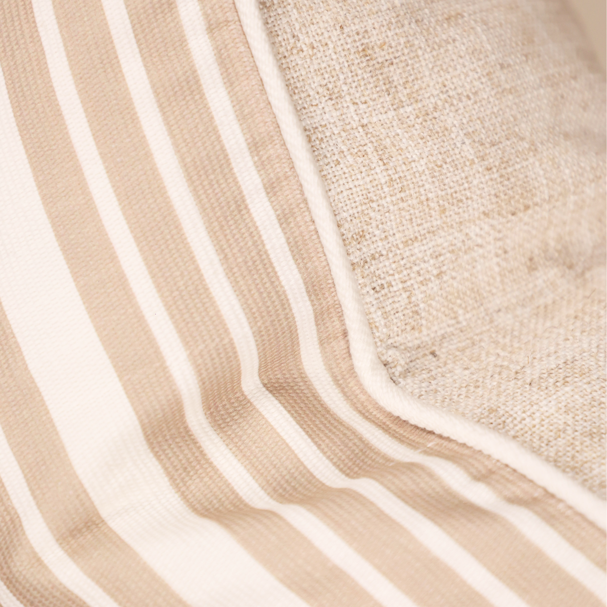 Savanna Stripe Scatter – Natural