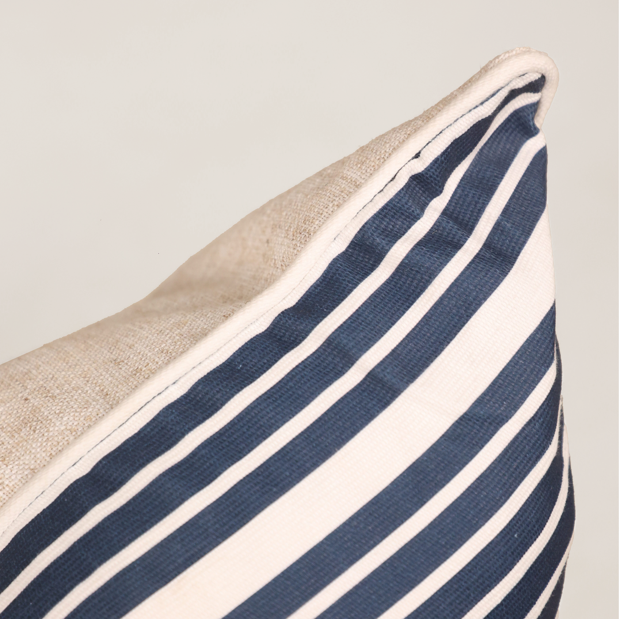 Savanna Stripe Scatter – Navy