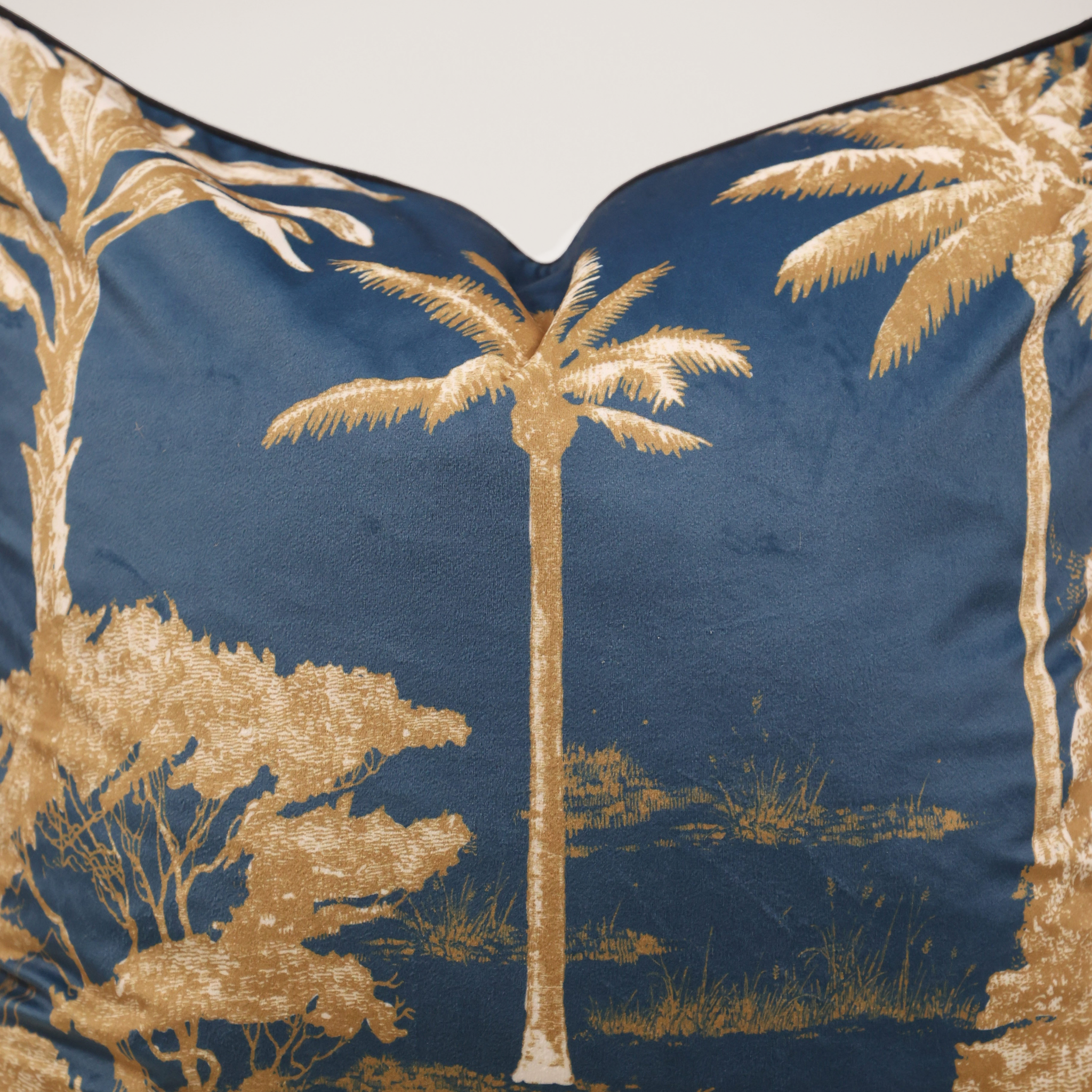 Amazon Journey Velvet Scatter