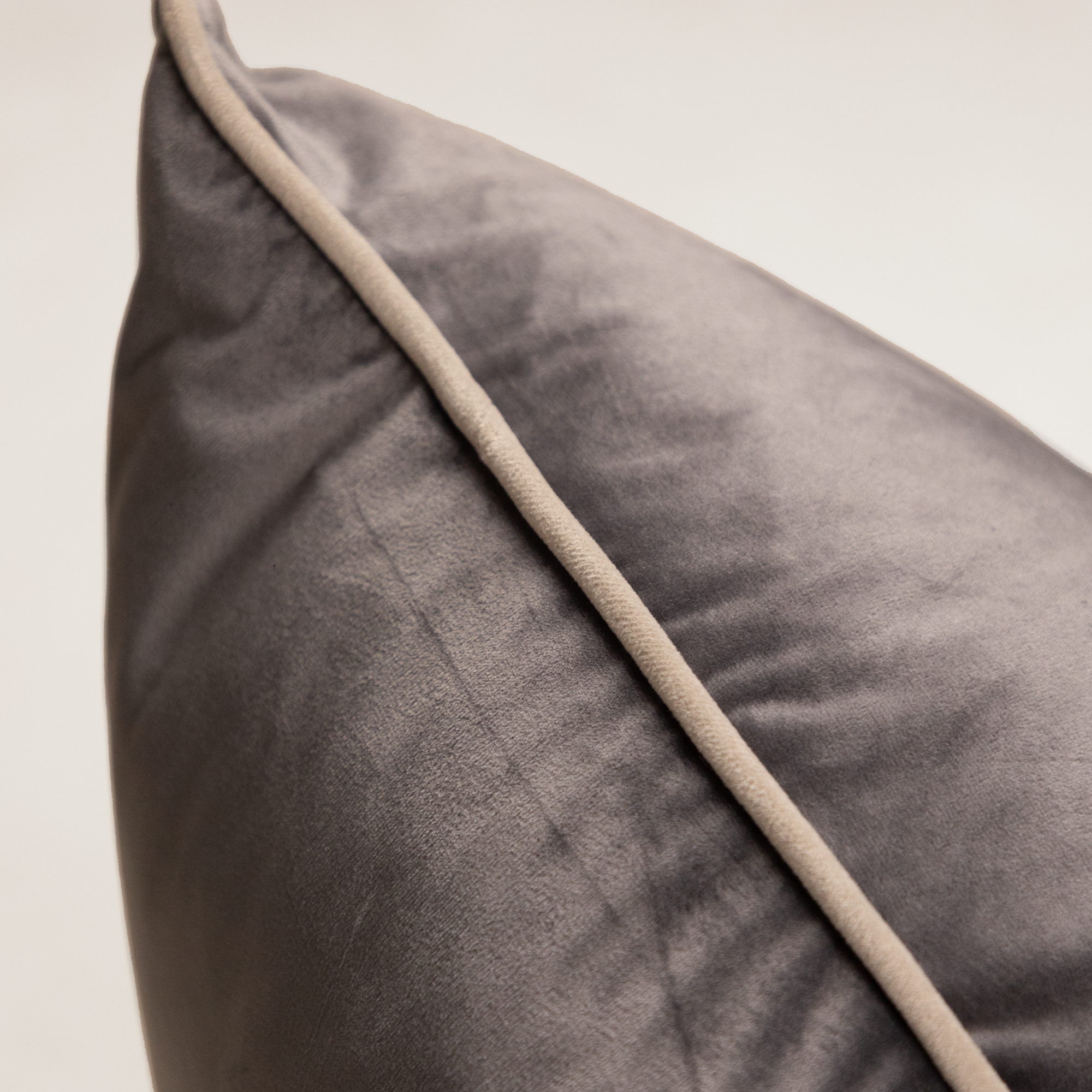 Velvet Scatter – Charcoal