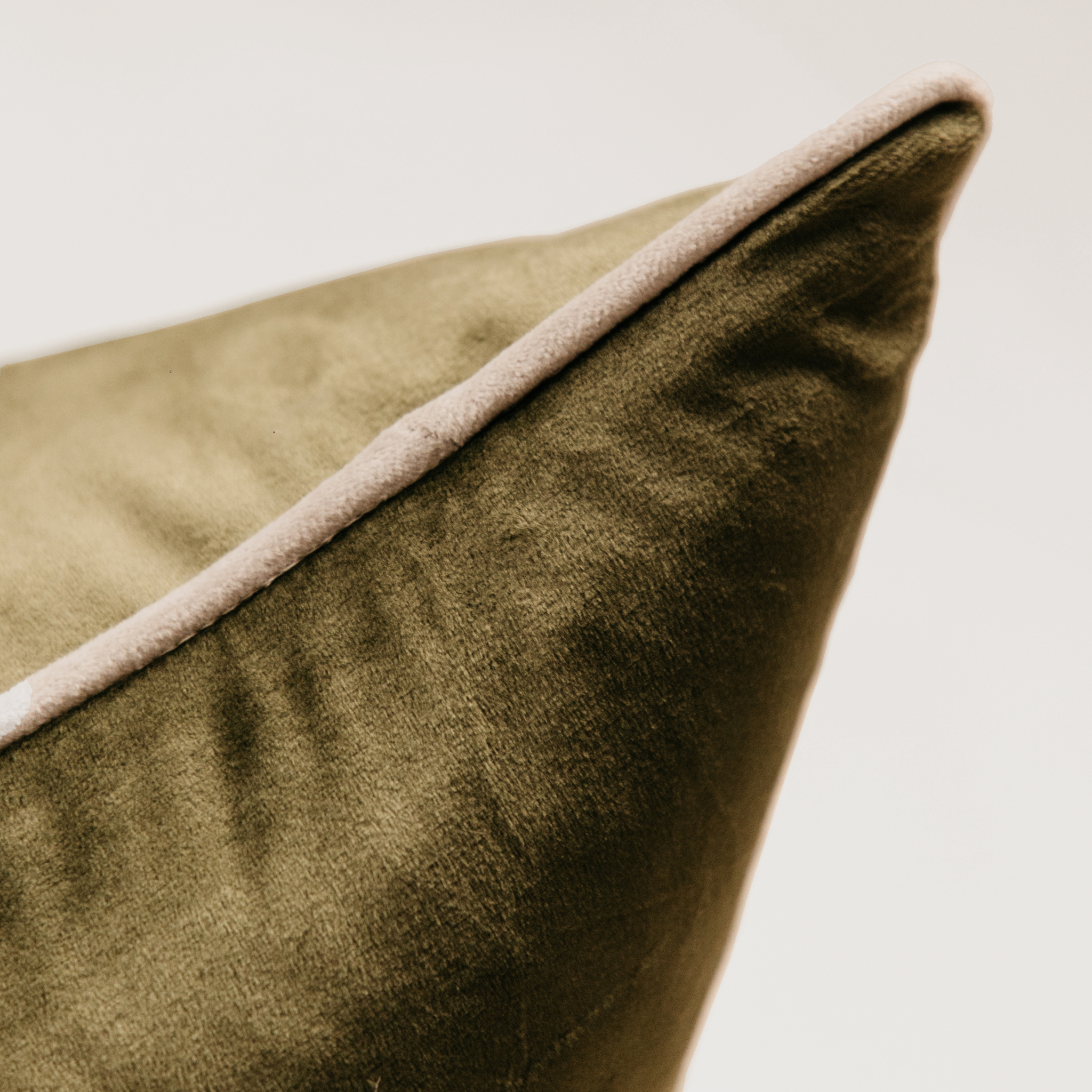 Velvet Scatter – Oil Green