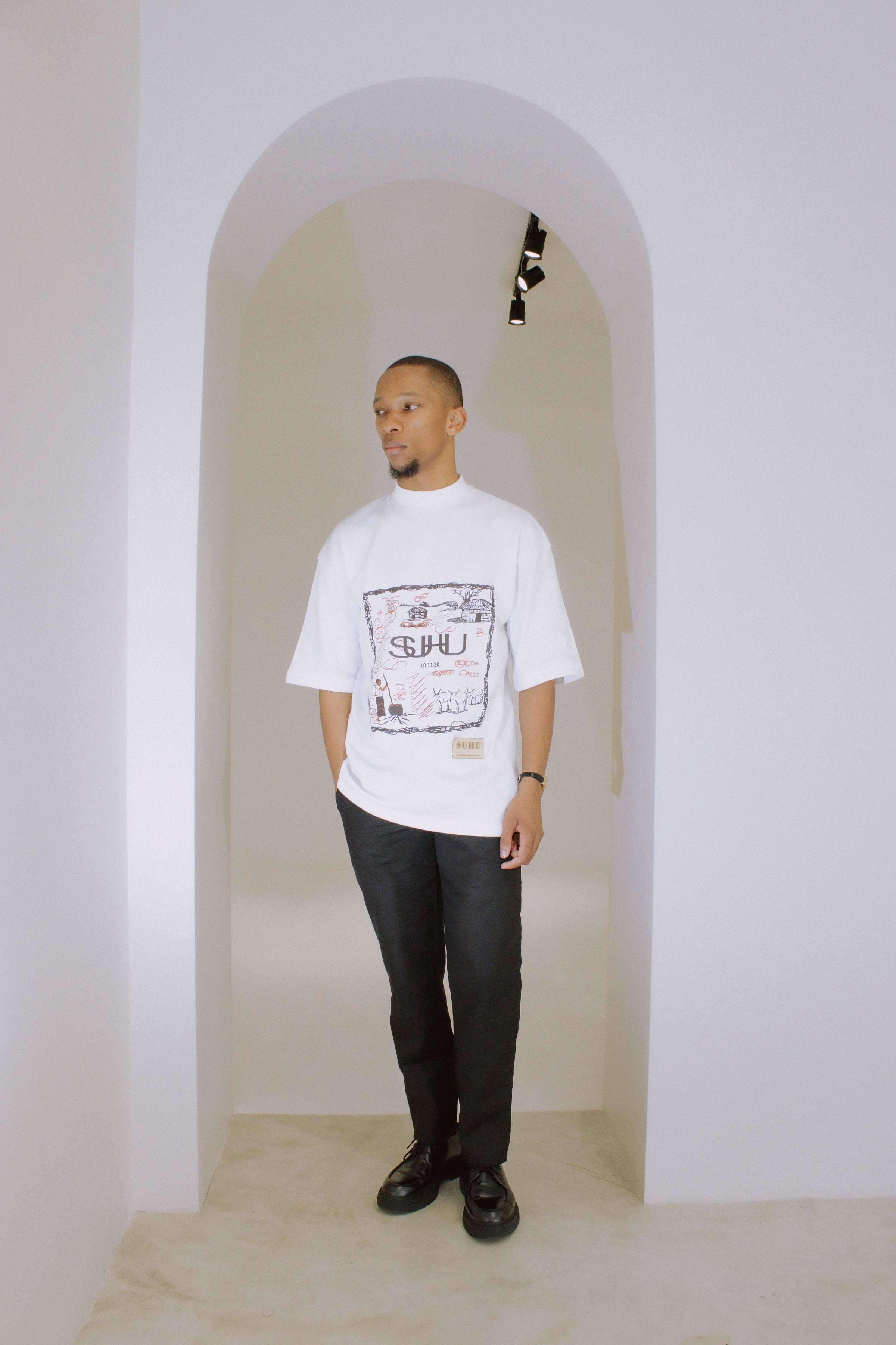 SUHU COWS ARE HOME T-SHIRT, WHITE