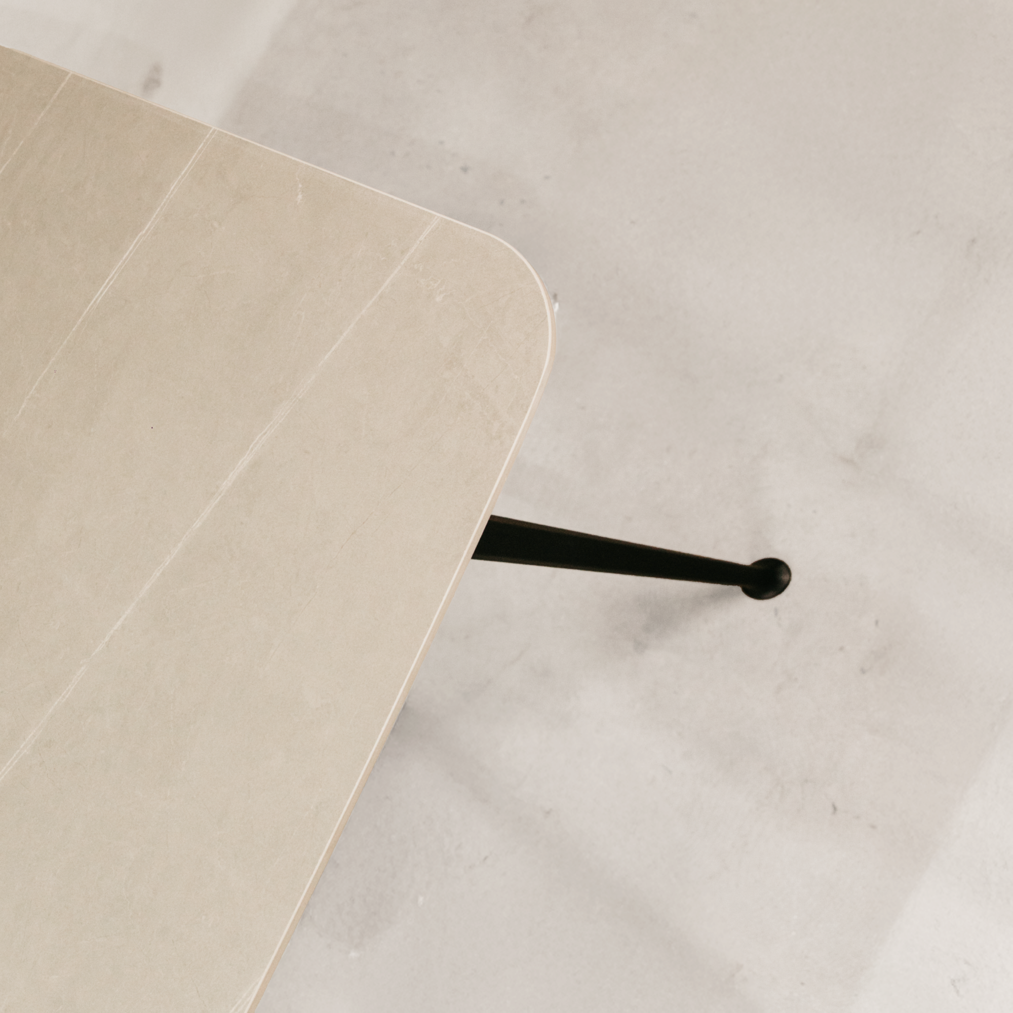 Saba Dining Table – Grey & Black