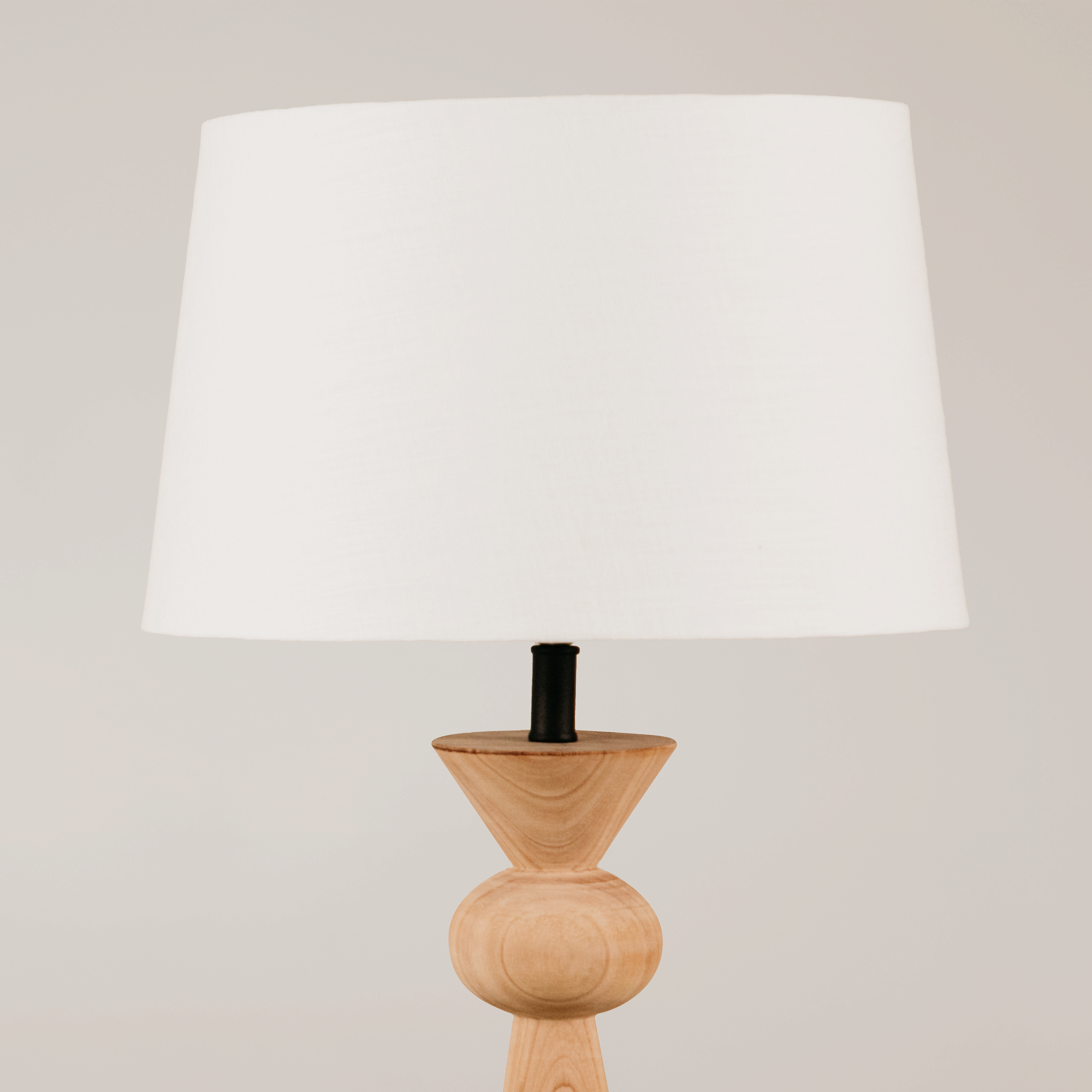 Sabie Table Lamp with Tapered Linen Shade – Blonde