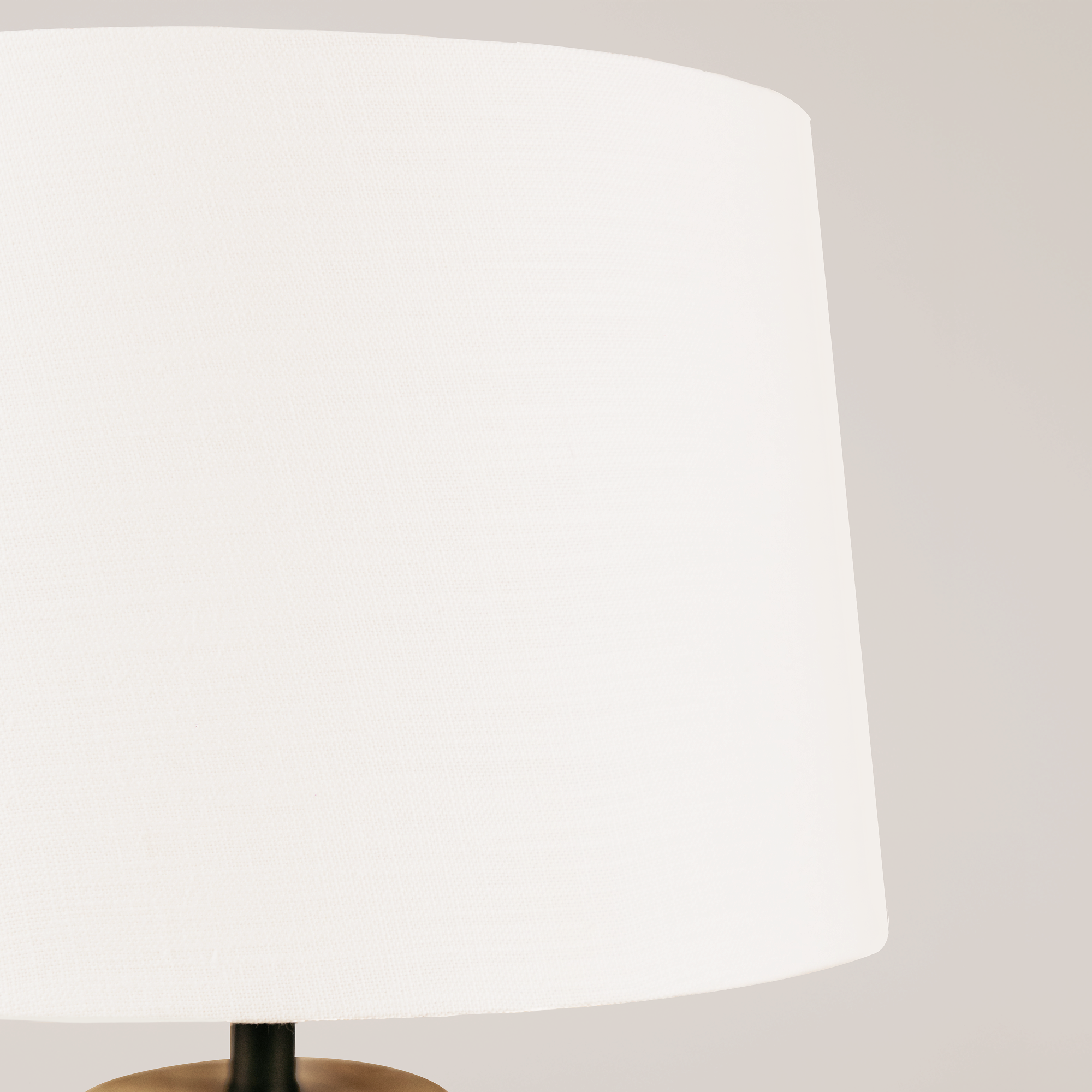 Sabie Table Lamp with Tapered Linen Shade – Blonde