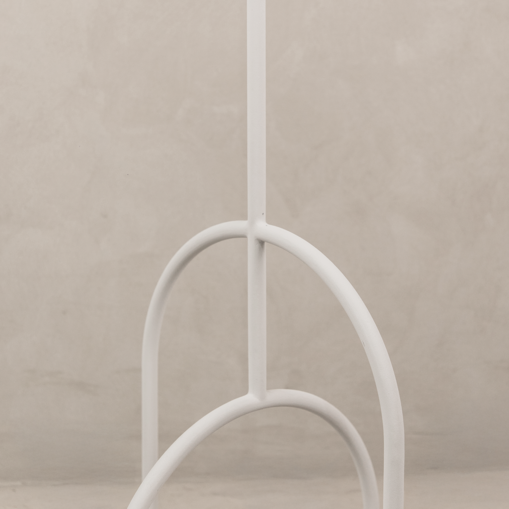 Sitari Metal Floor Lamp with Hessian Shade – White