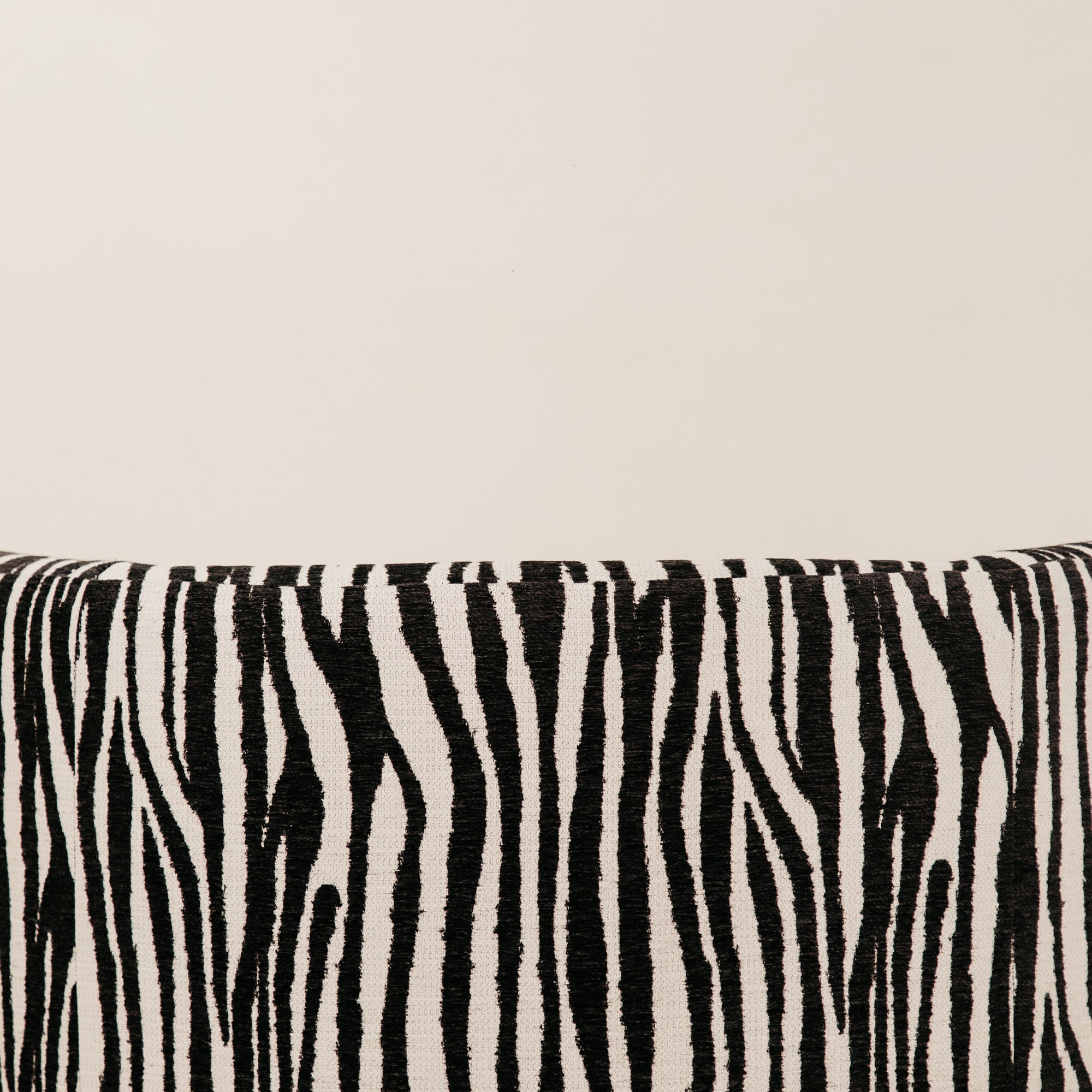 Tamboti Swivel Leisure Chair – Black & White