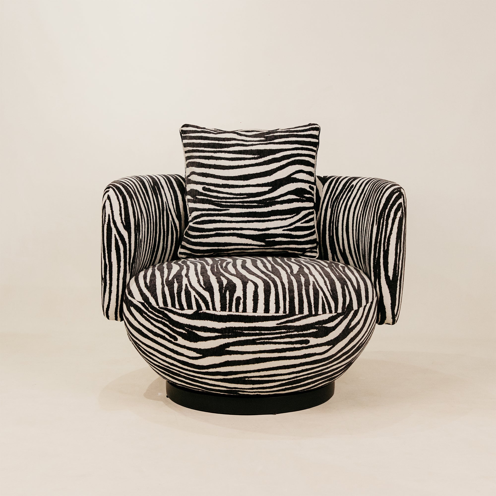 Tamboti Swivel Leisure Chair – Black & White