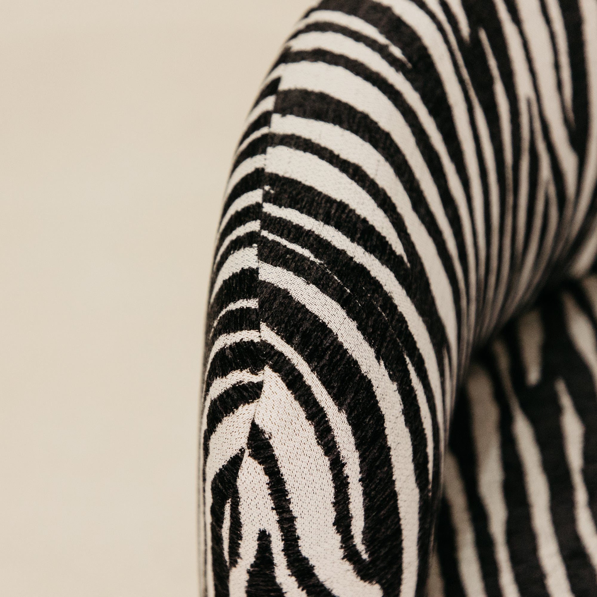 Tamboti Swivel Leisure Chair – Black & White