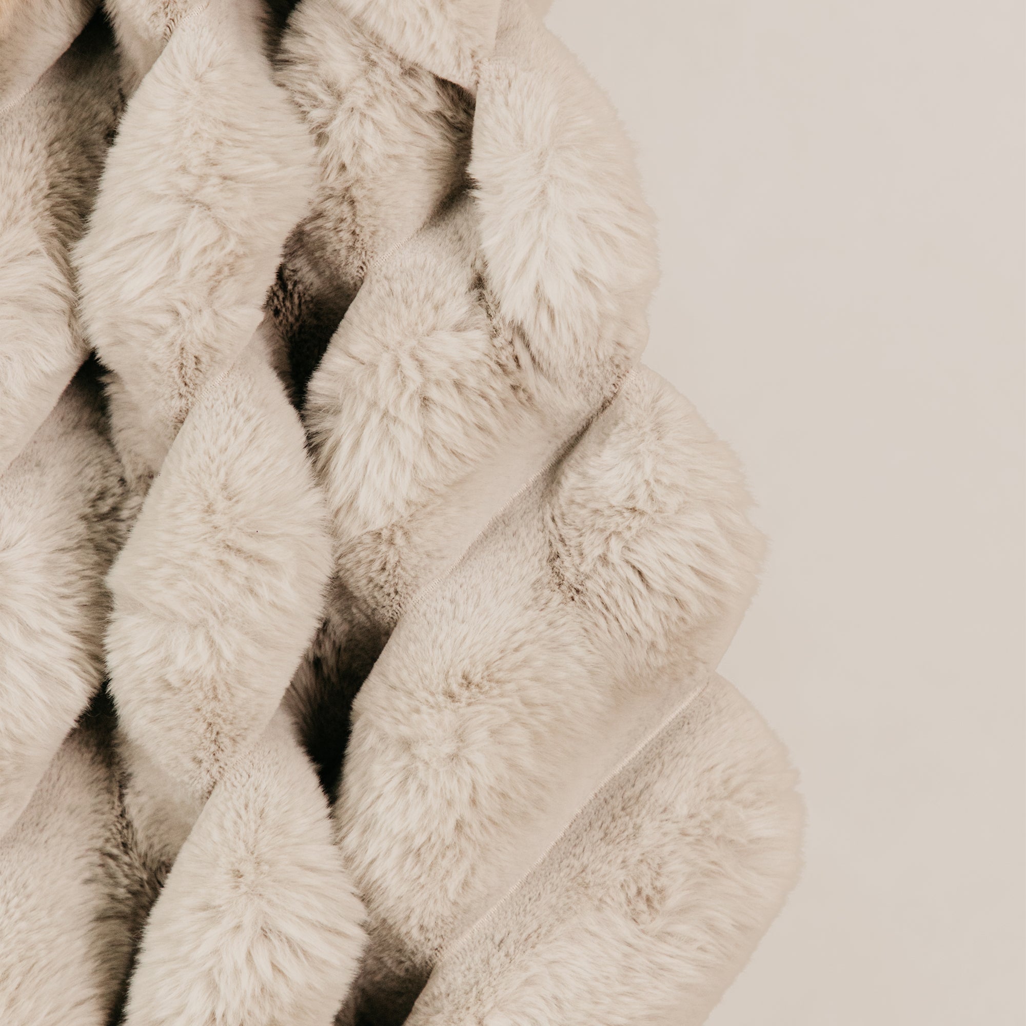 Serenity Fur Throw – Grey