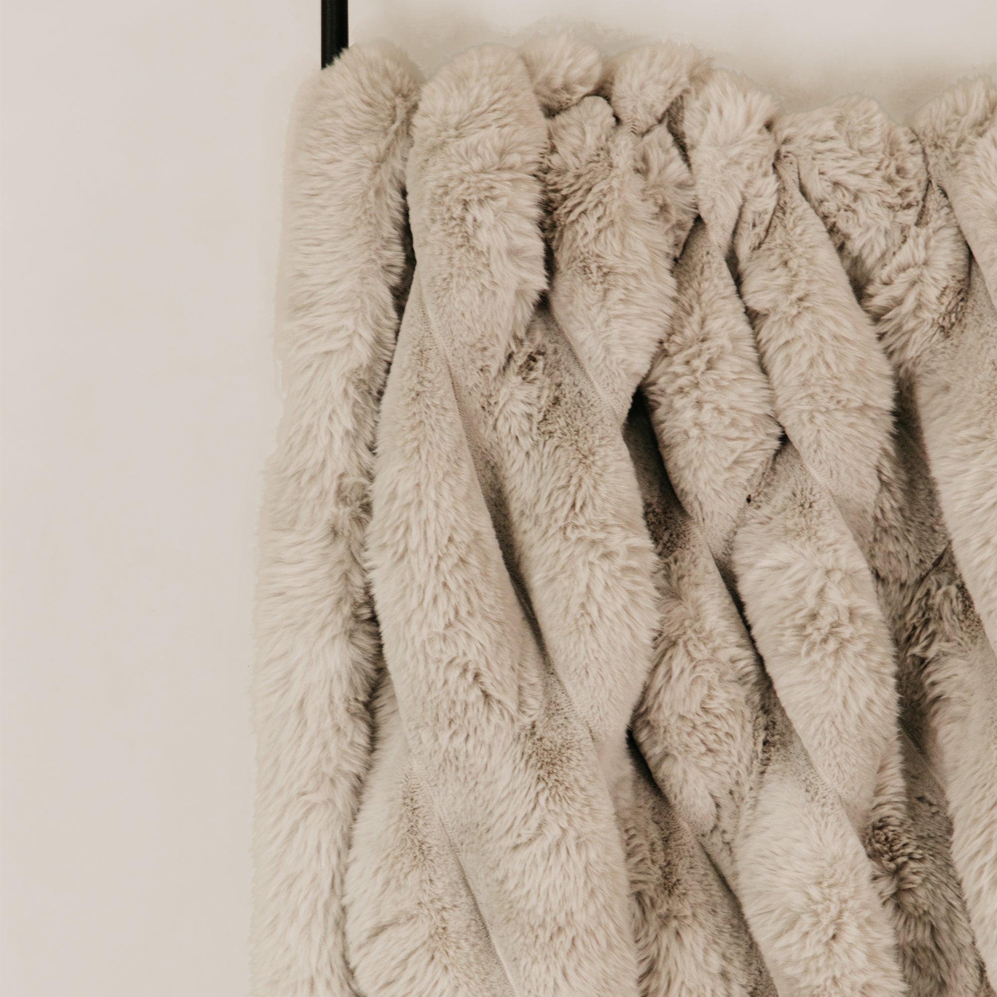 Serenity Fur Throw – Grey