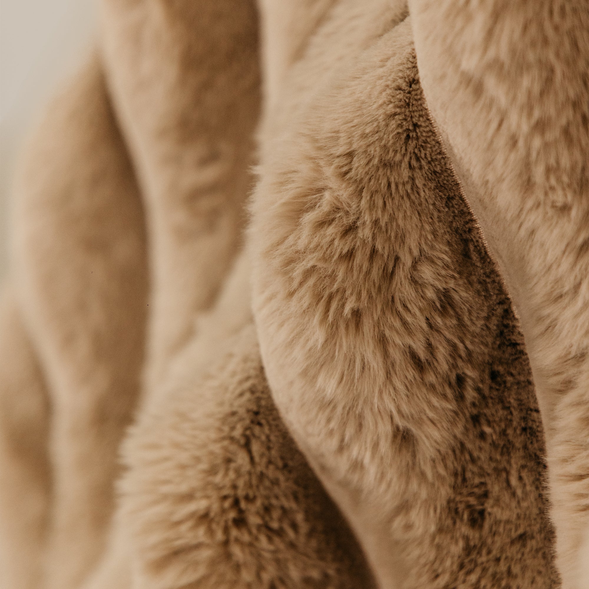 Serenity Fur Throw – Natural