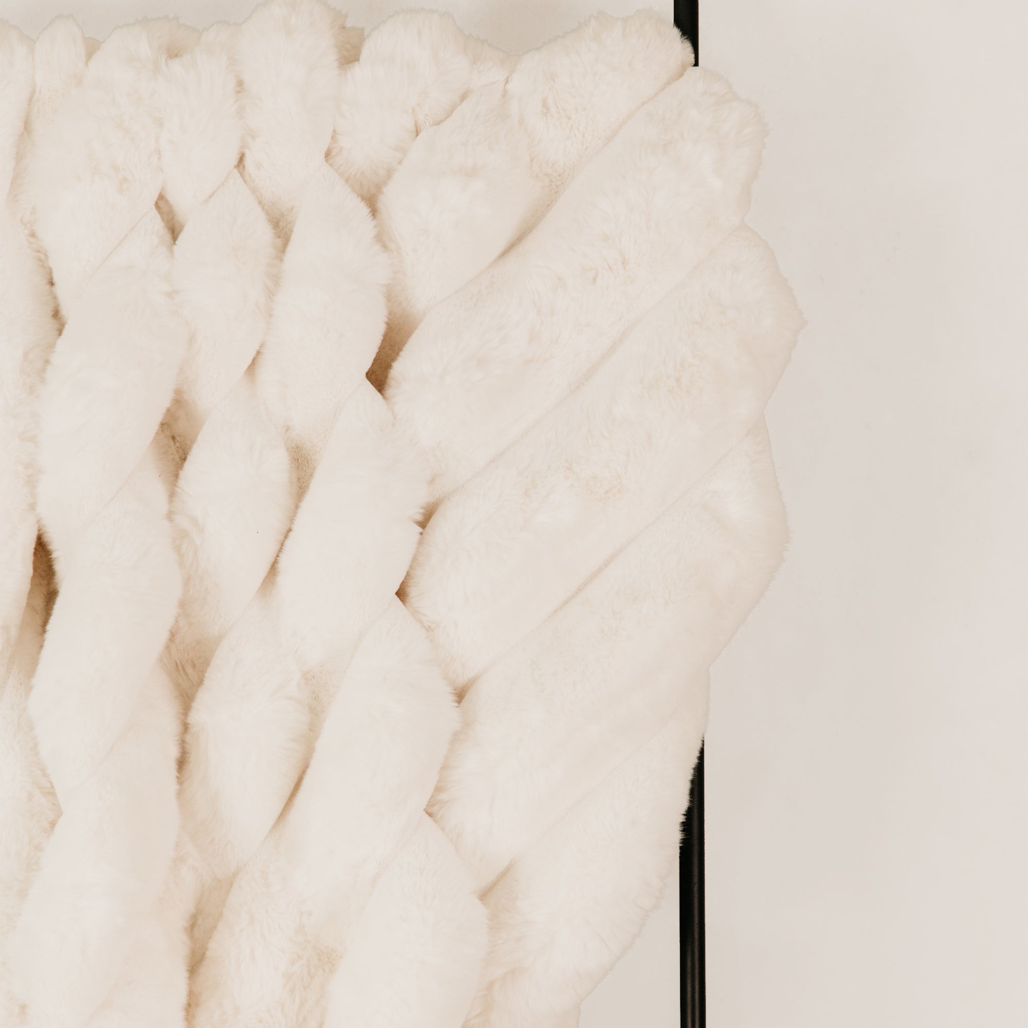 Serenity Fur Throw – White