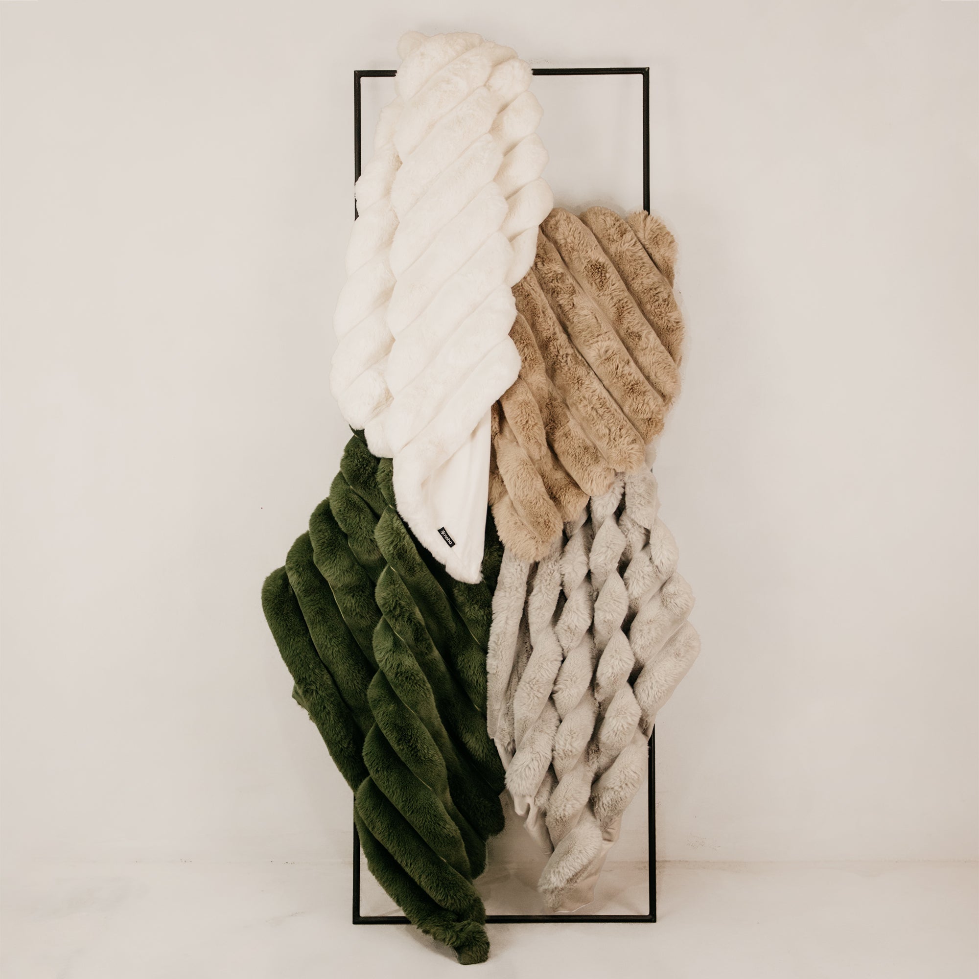 Serenity Fur Throw – White