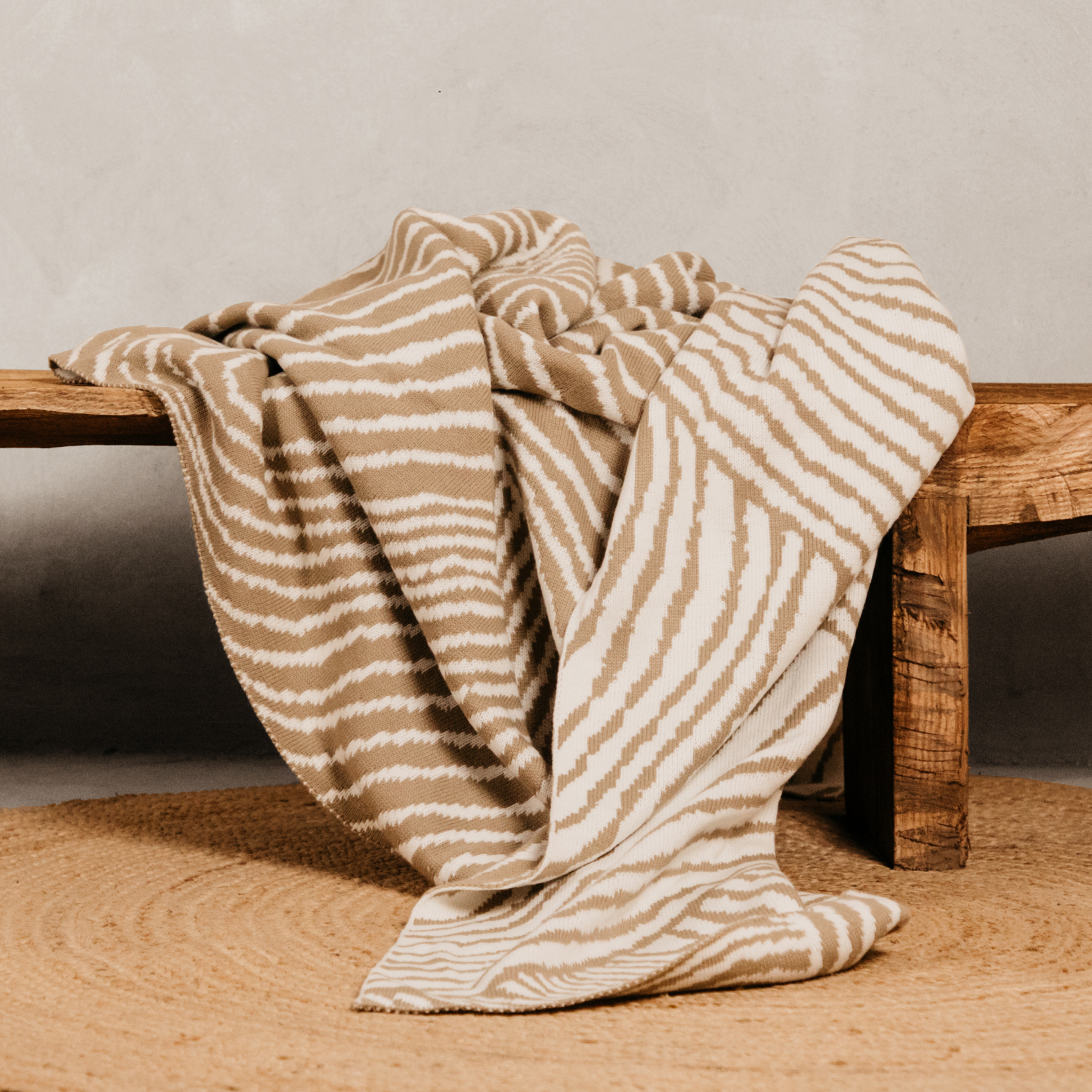 Sublime Wave Knitted Throw – Natural