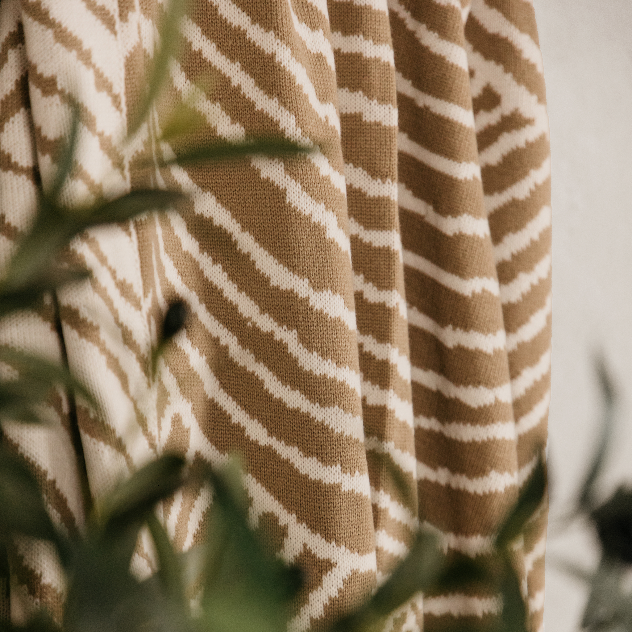 Sublime Wave Knitted Throw – Natural