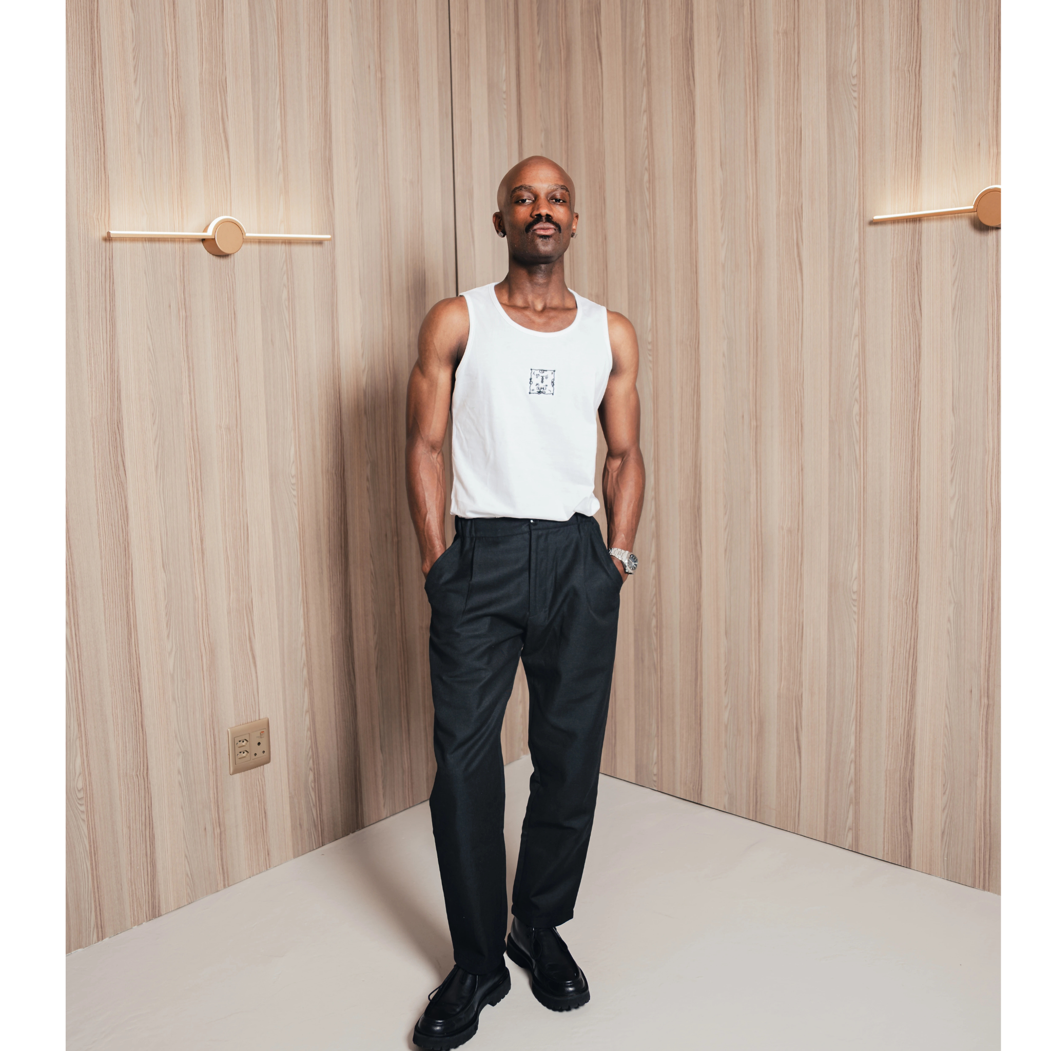 SUHU, MOTHERGRAM LOGO Tank Top (WHITE)