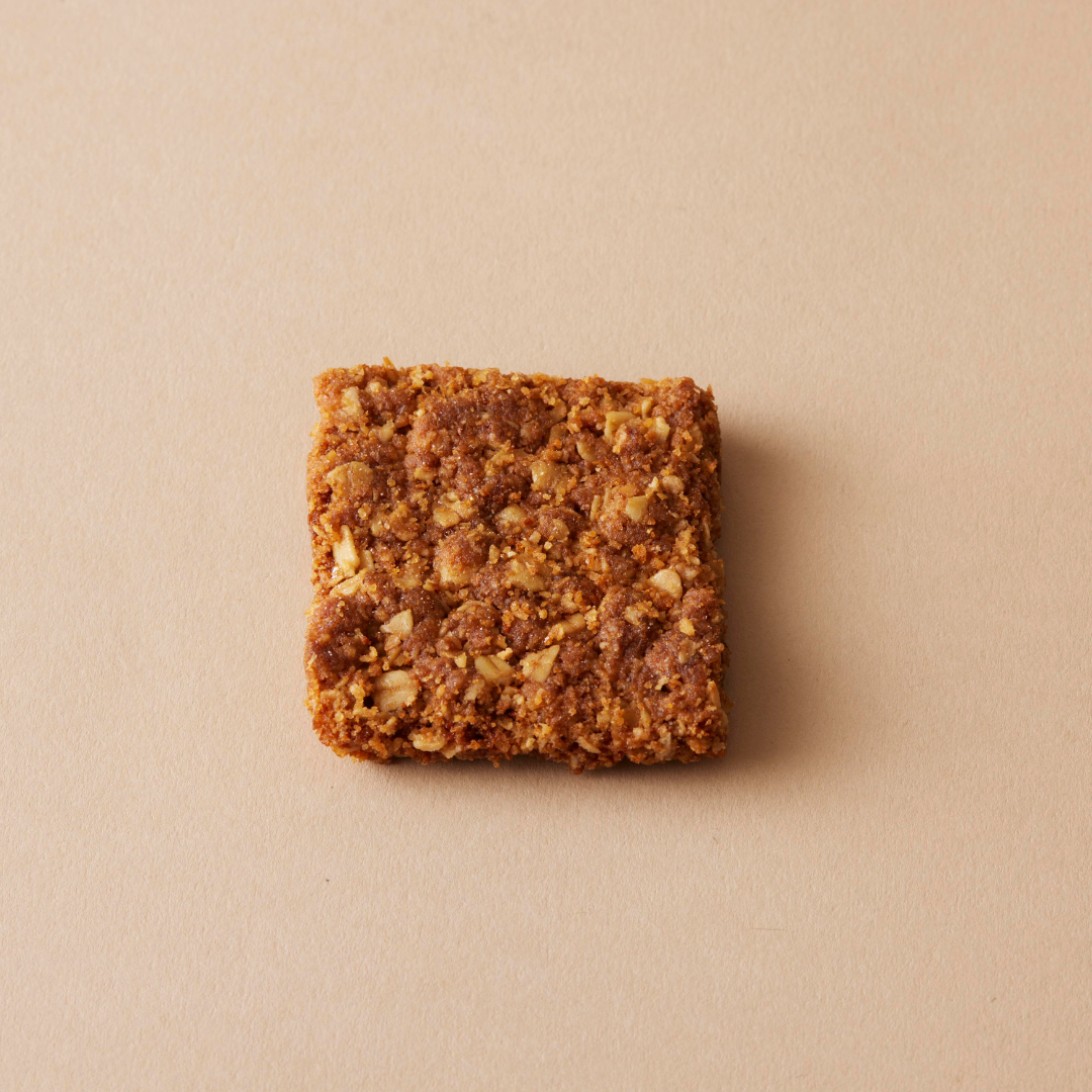 Medium Classic Oat Crunchies Jar (750g)