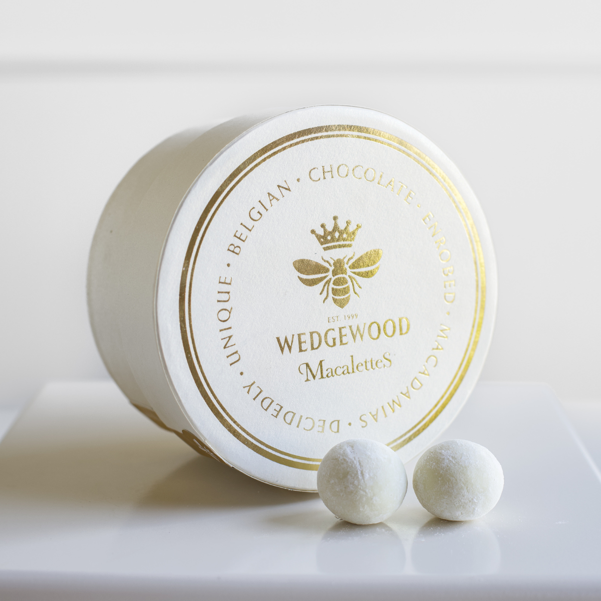 White Belgian Chocolate & Sea Salt Wedgewood Macalettes Hat Box